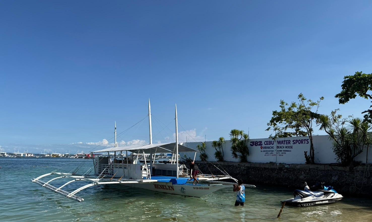 Mactan Island Sunset Panga Boat Cruise with Drinks
