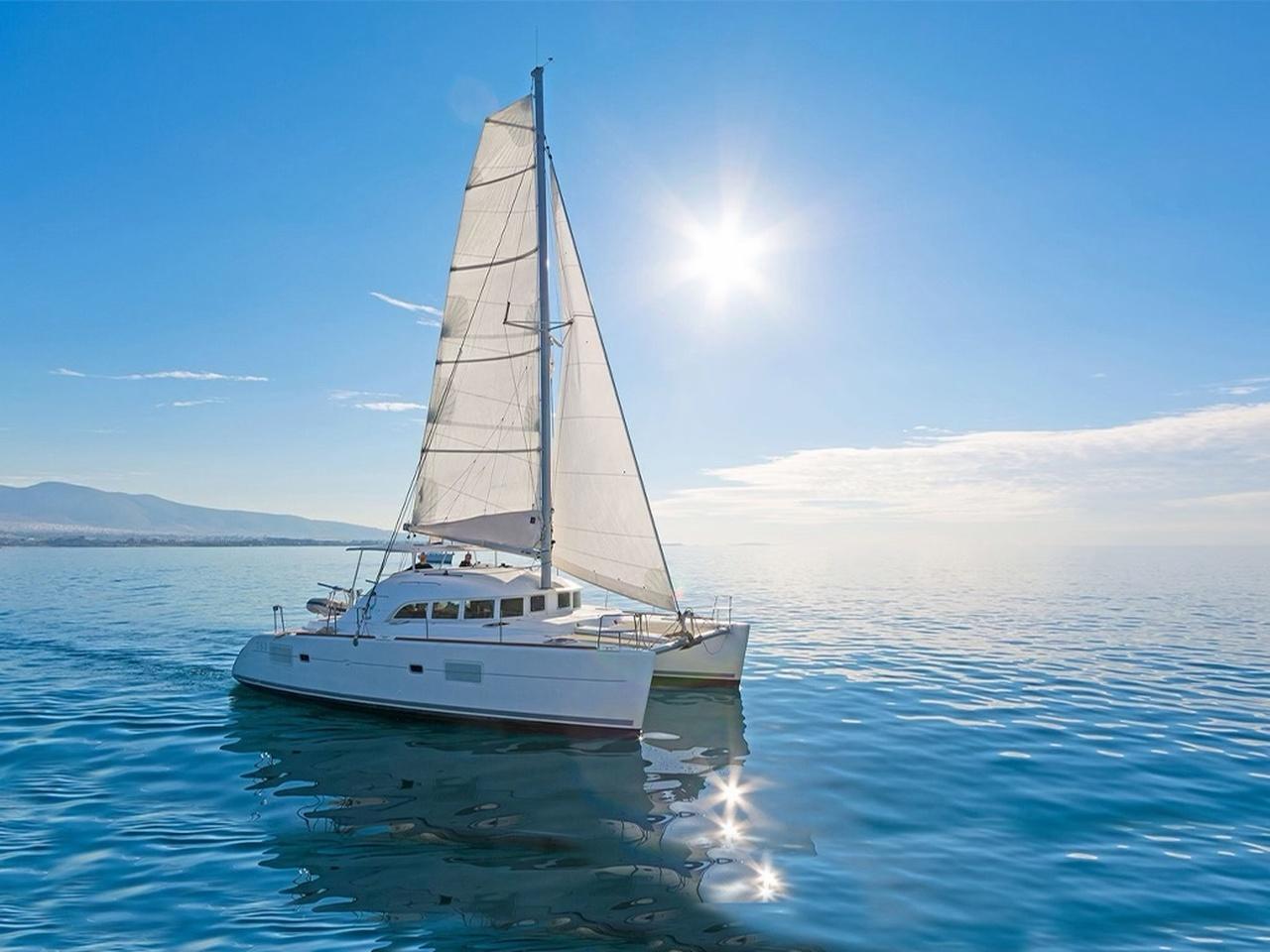 Mykonos Catamaran Cruise with Onboard Lunch and Drinks