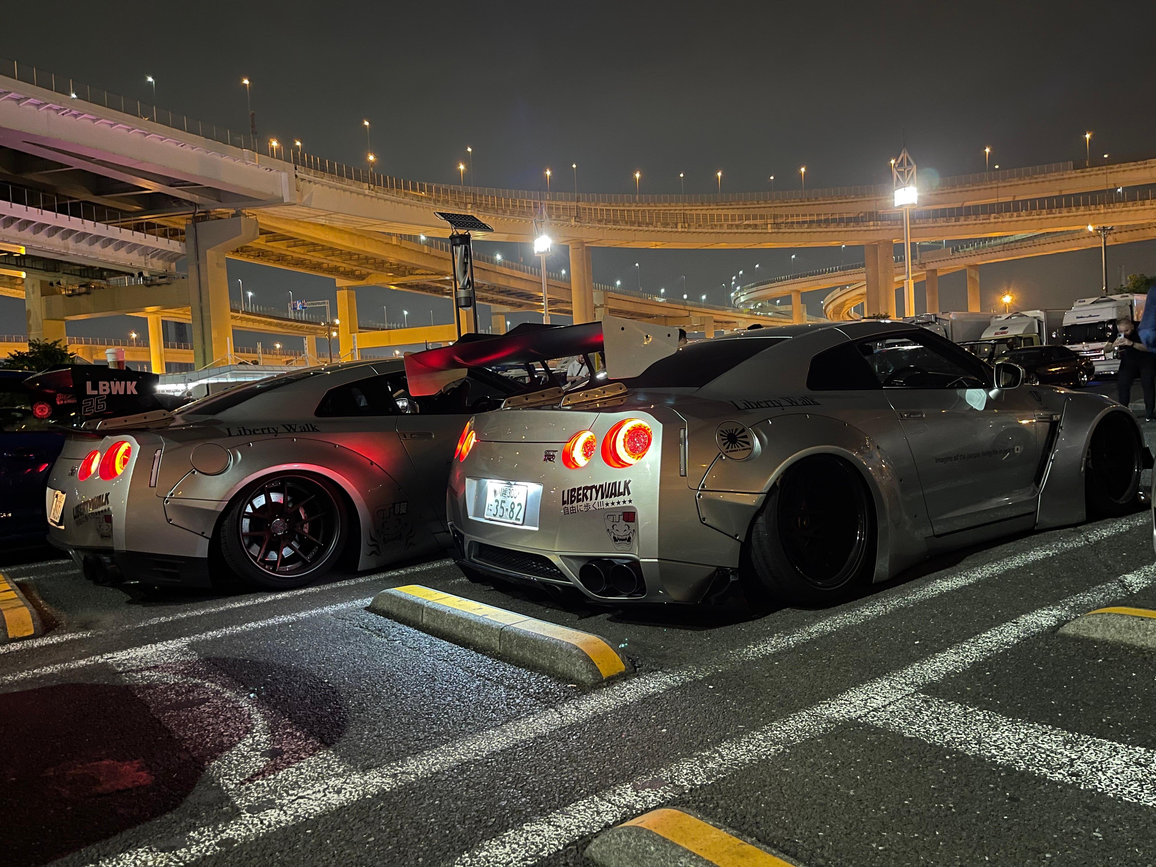 Daikoku Parking : going by this mini JDM - one customer only