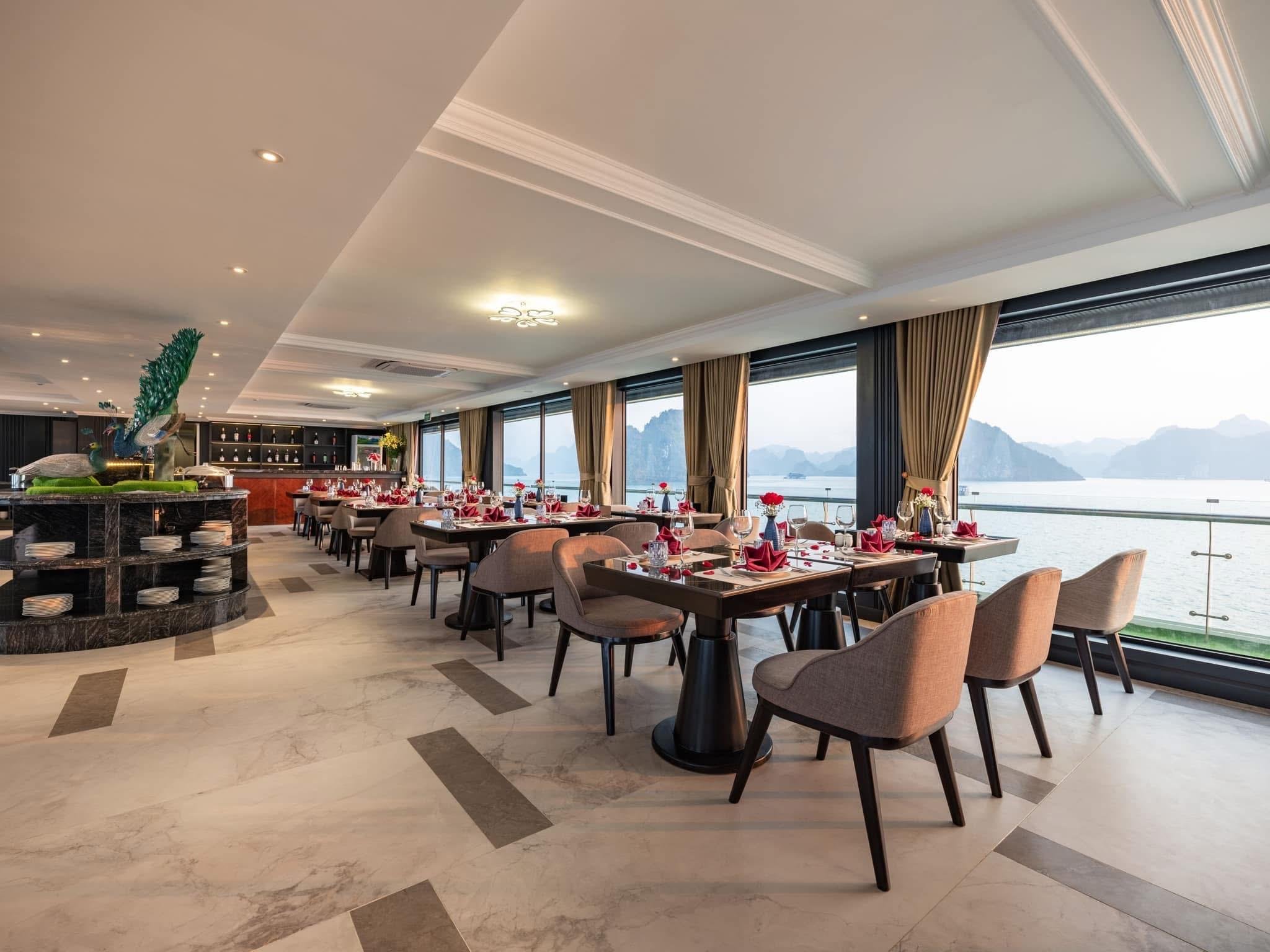 Hanoi: 2-Day Lan Ha & Halong Bay 5-Star Cruise with Private Balcony