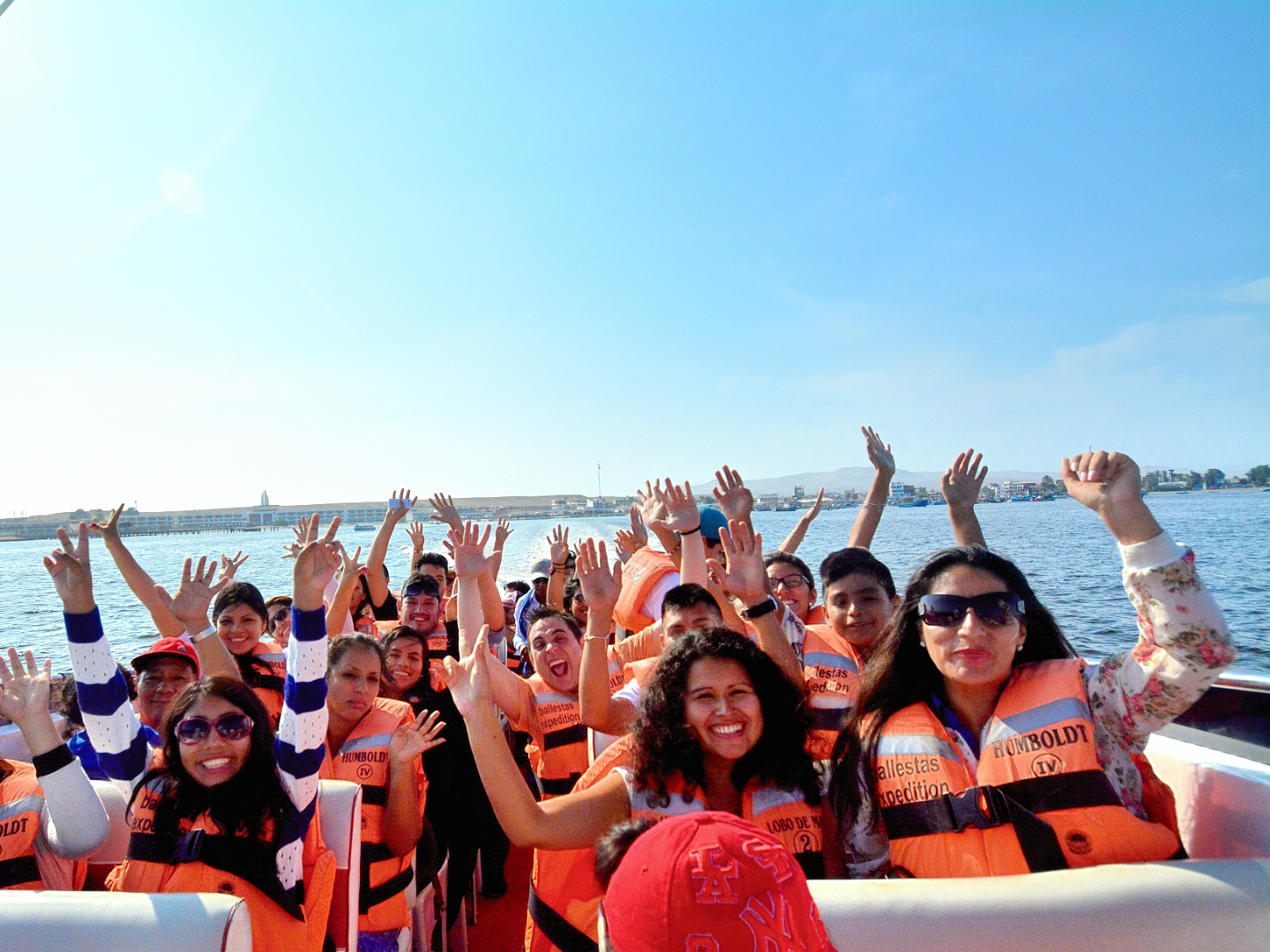 Aventura de día completo en Paracas, Ica y Huacachina desde Lima