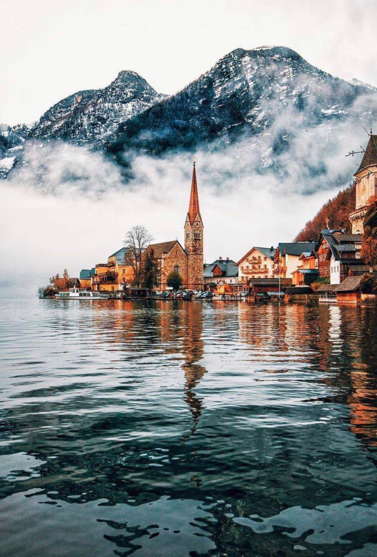 Salzburg to Hallstatt, St. Gilgen & St. Wolfgang Private Day Trip