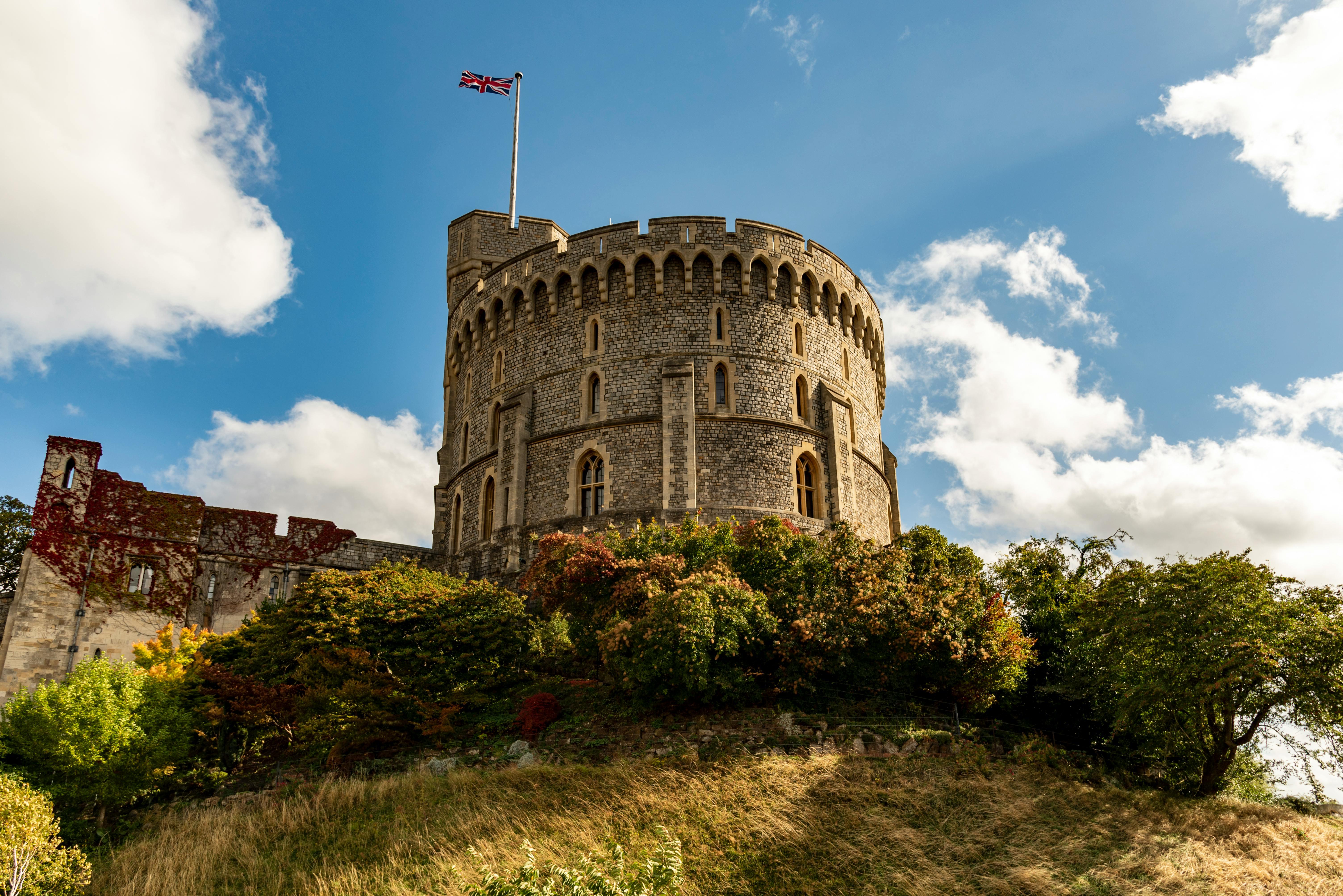 Comprehensive 14-Day England Grand Coach Tour