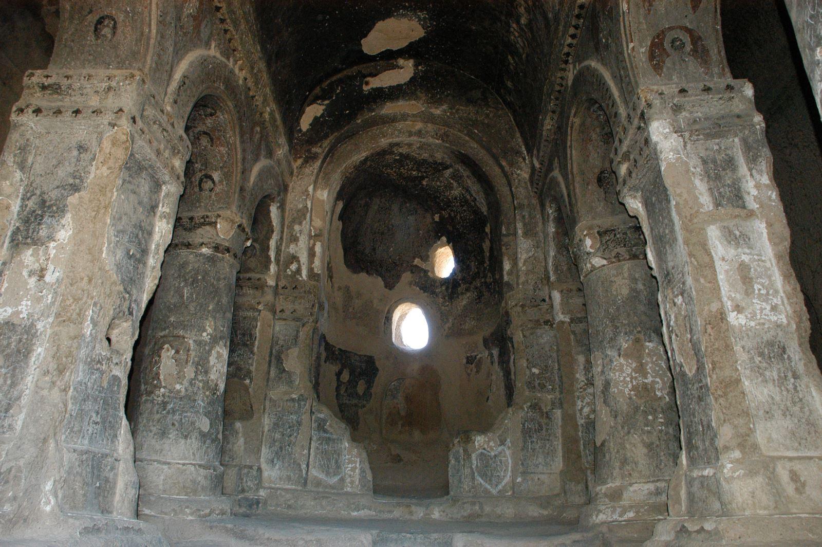 Cappadocia Green Tour: Derinkuyu Underground City, Ihlara Valley Hike & Lunch