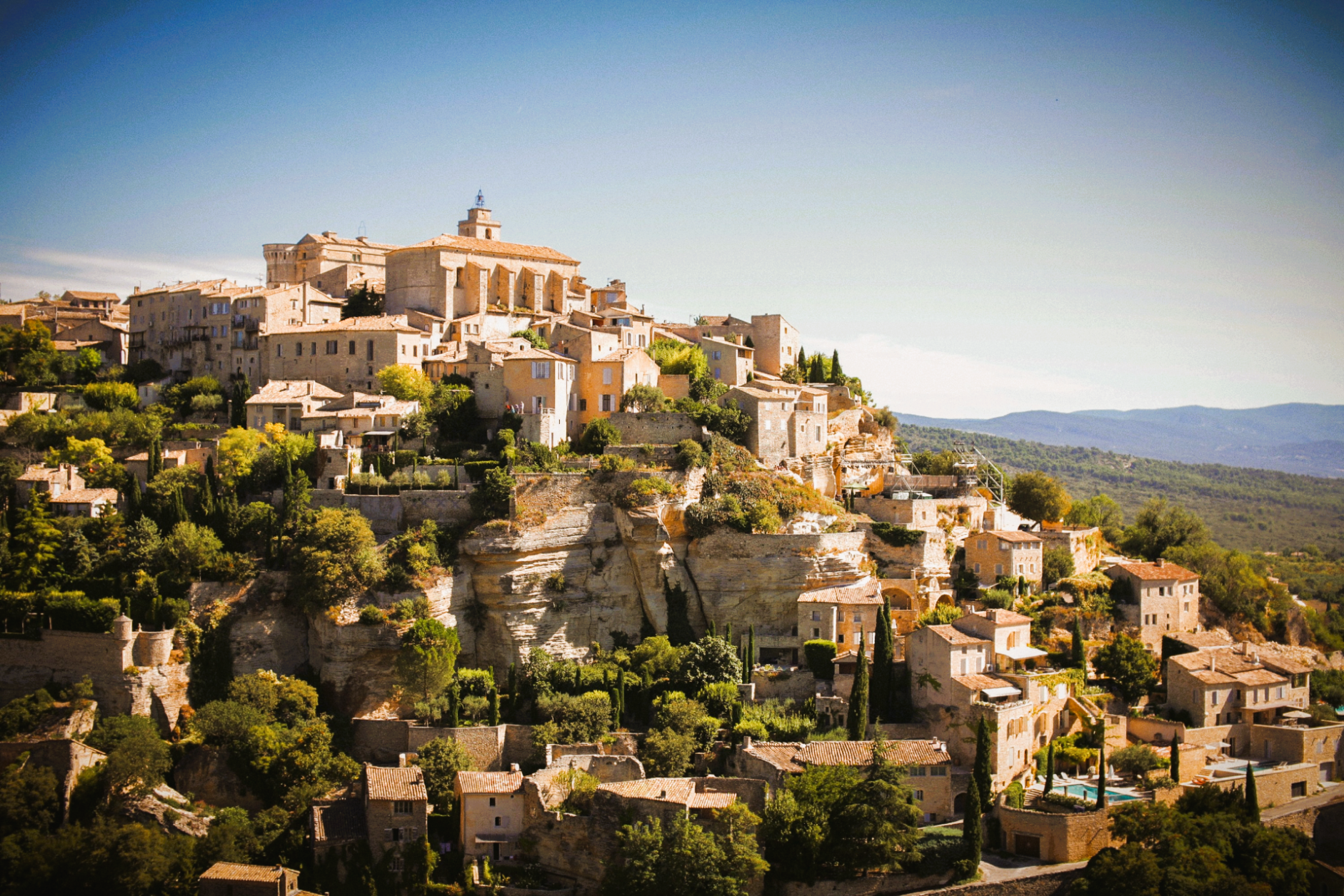 Luberon Villages & Ochre Trail Day Tour from Avignon