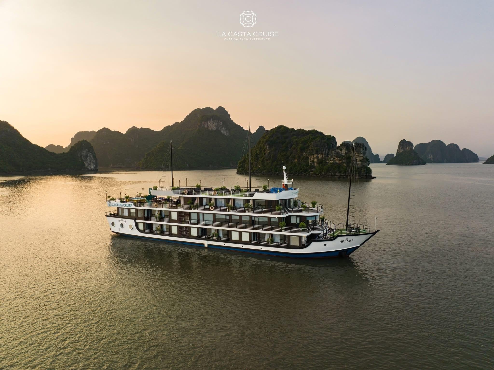 Hanoi: 2-Day Lan Ha & Halong Bay 5-Star Cruise with Private Balcony