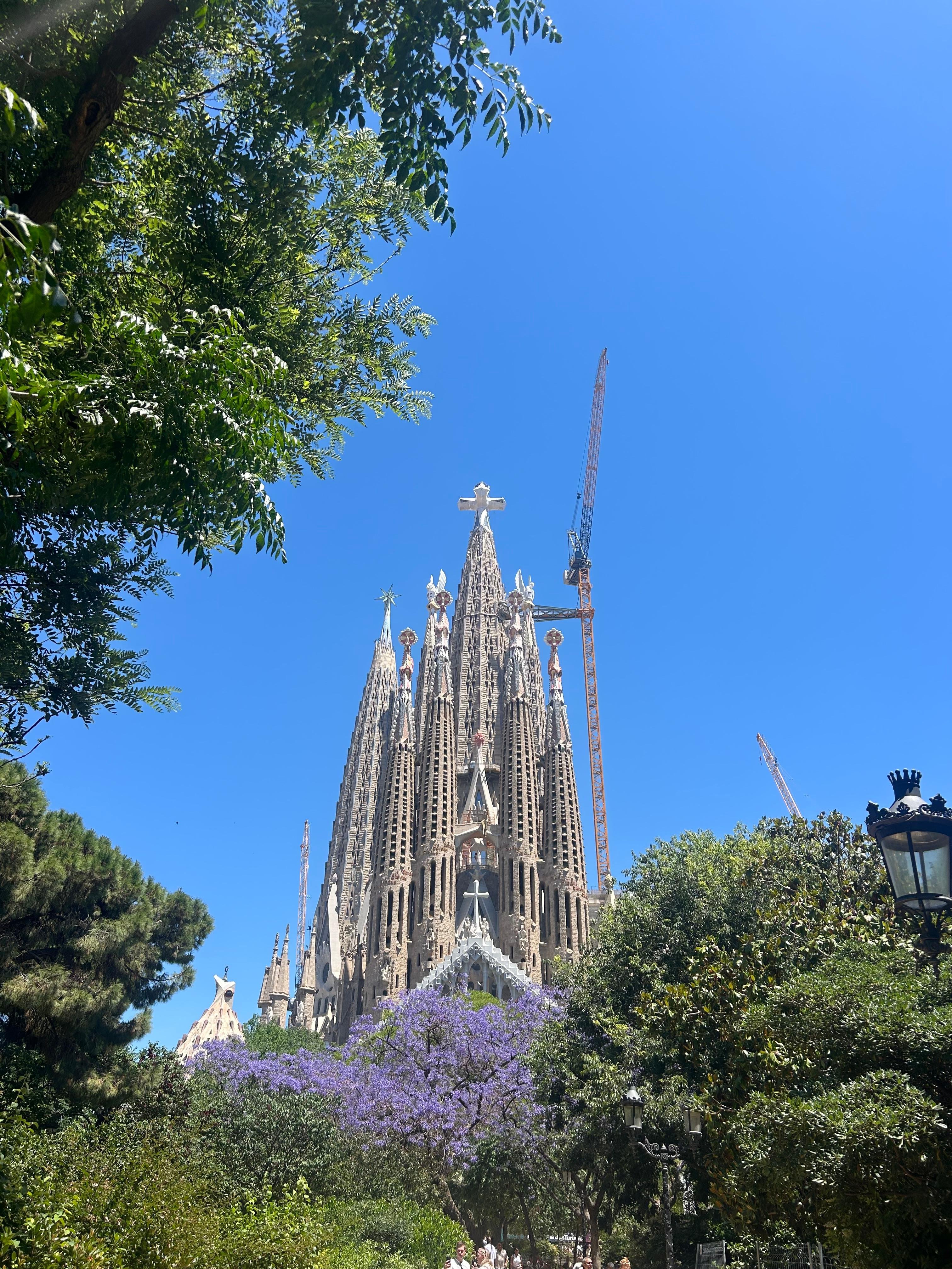 Sagrada Família Golden Hour Guided Tour with Fast-Track Entry