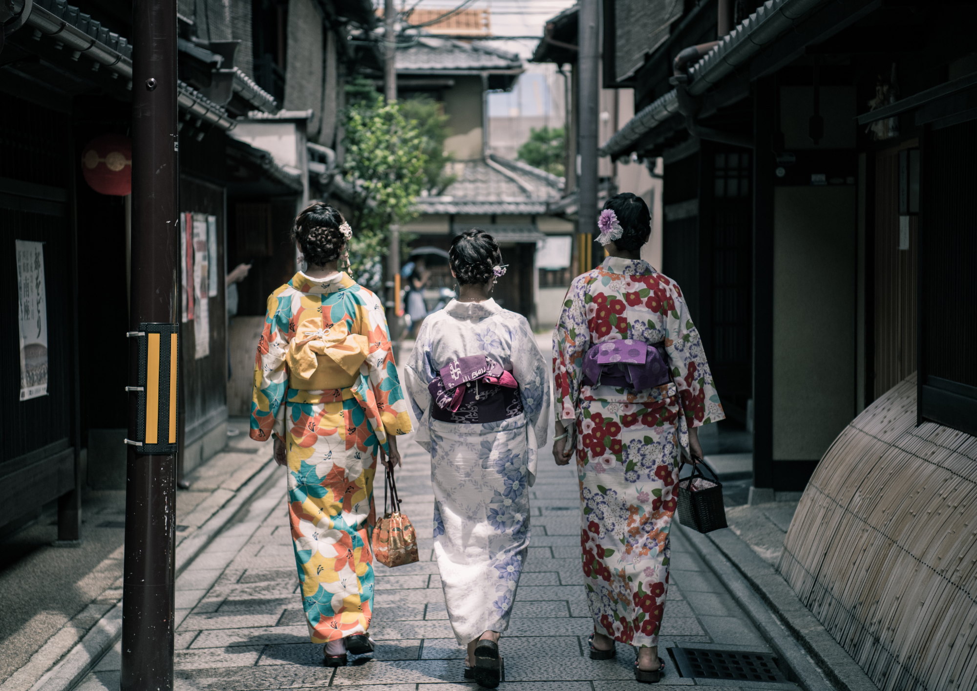 Tour a pie por Gion, espectáculo de aprendiz de geisha y juego tradicional de abanico