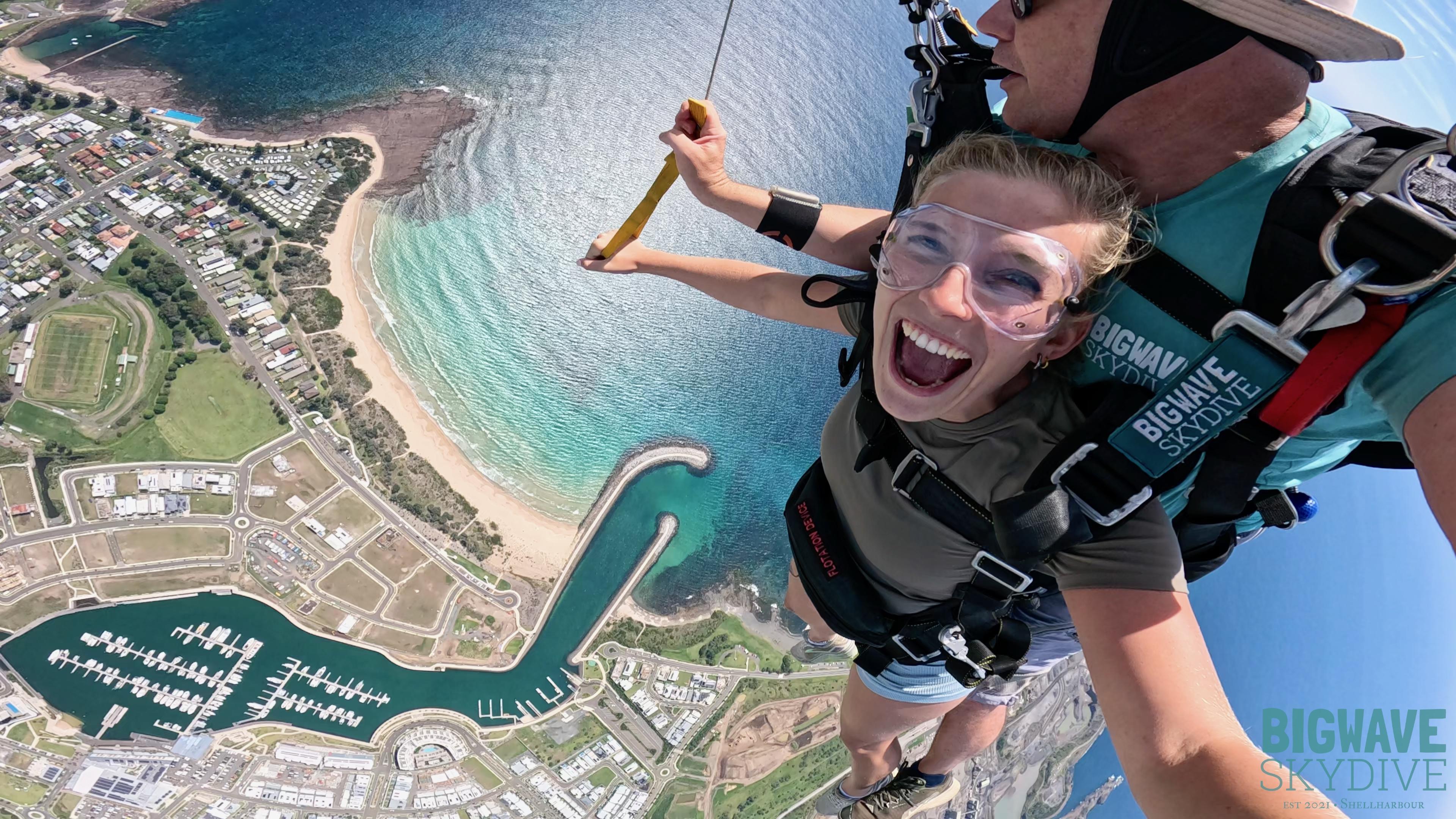 Shellharbour 15,000ft Tandem Beach Skydive from Sydney