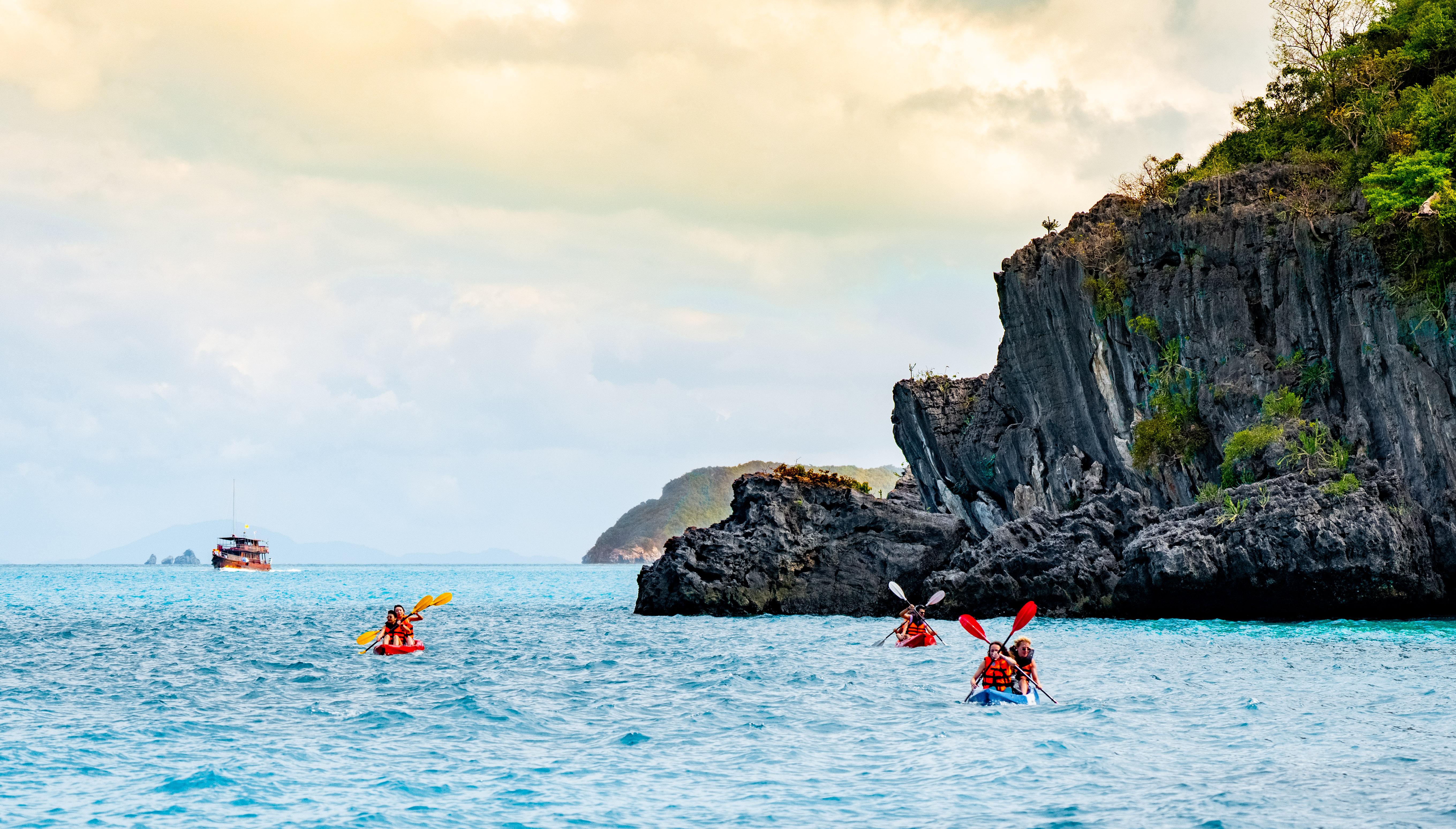 Mu Ko Ang Thong National Park Cruise & Optional Kayaking