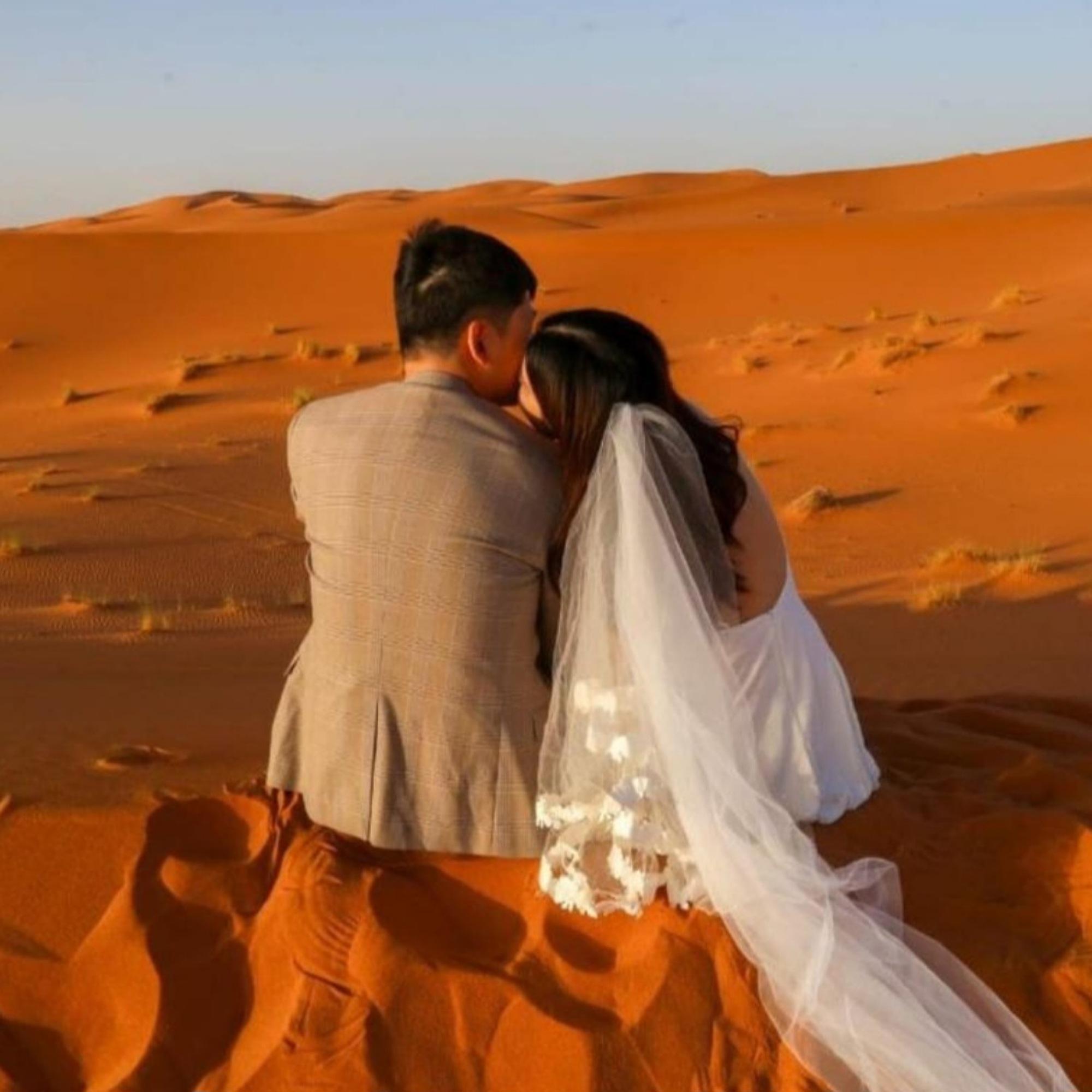 Merzouga Sahara Overnight: Camel Trek & Luxury Desert Camp
