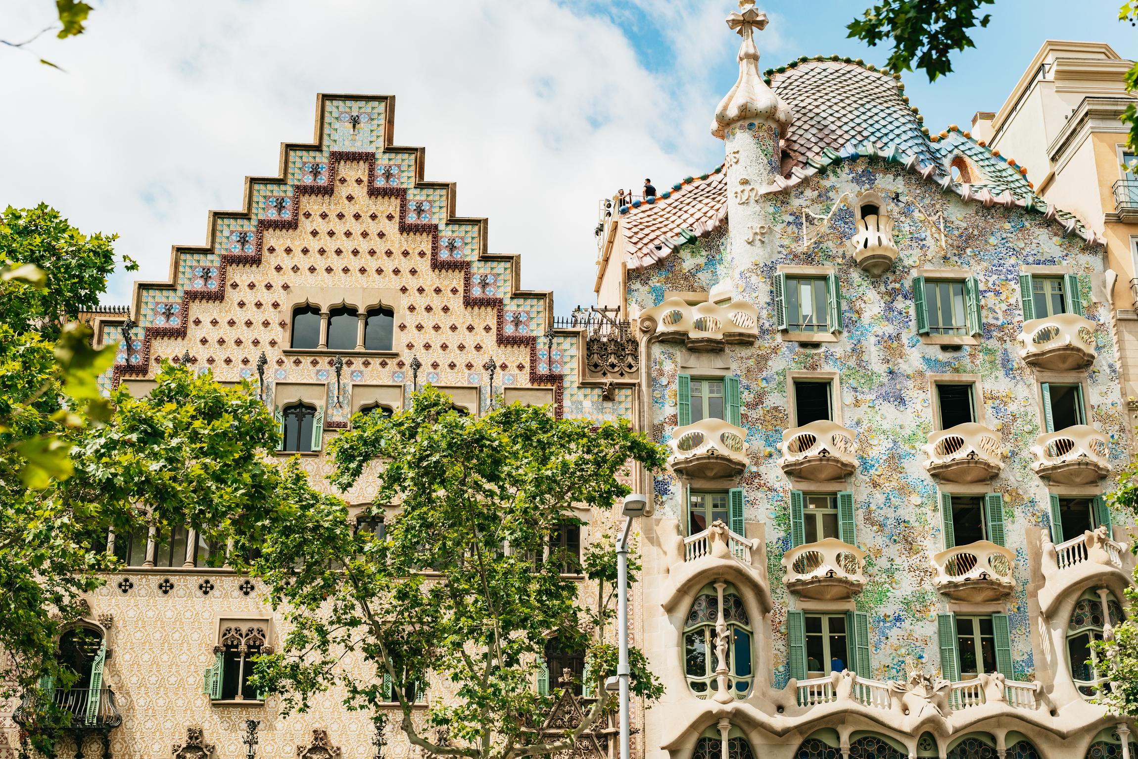 Barcelona: Sagrada Familia, Modernism, and Old Town Tour