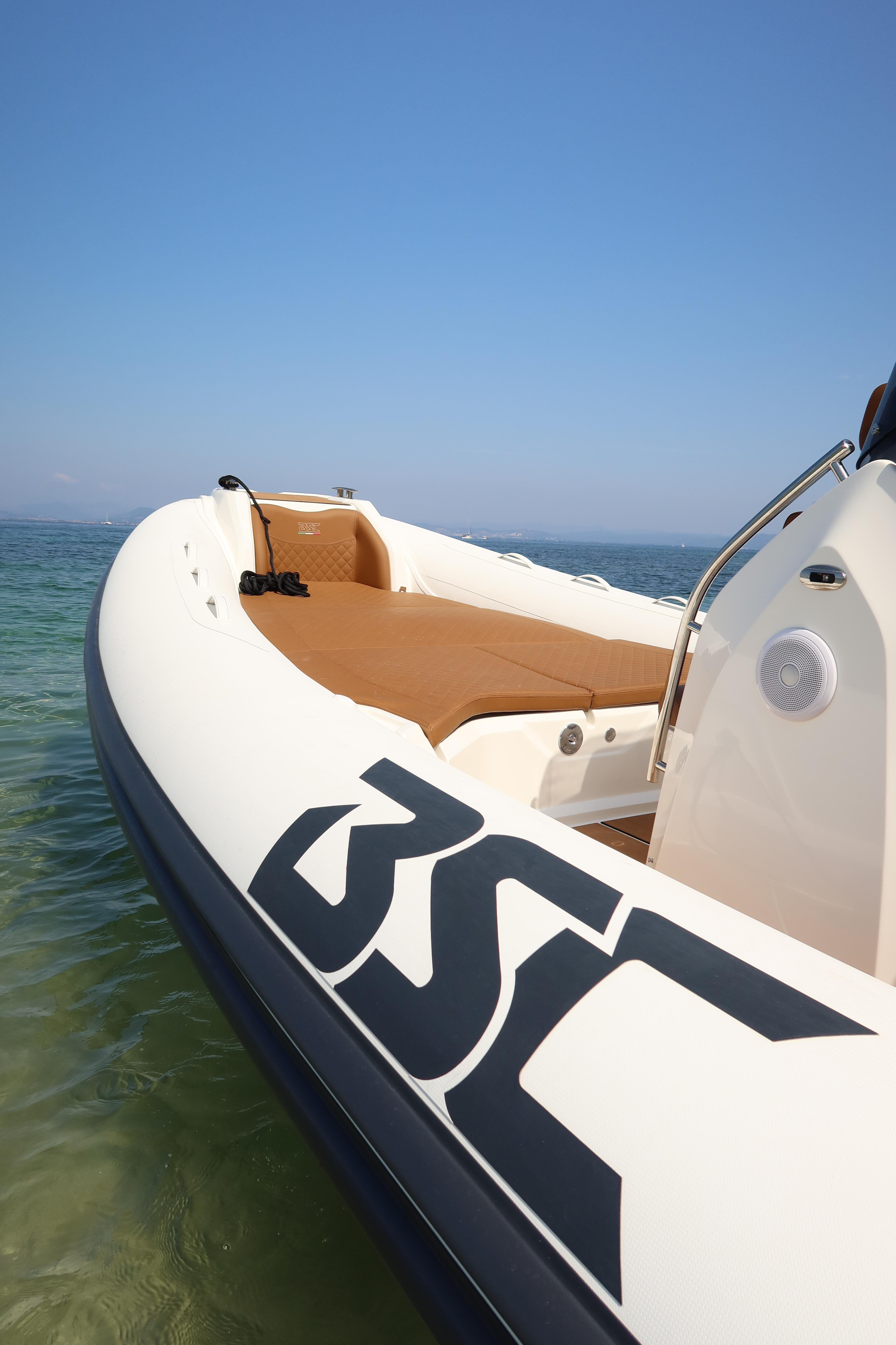 Private Golden Islands Boat Charter