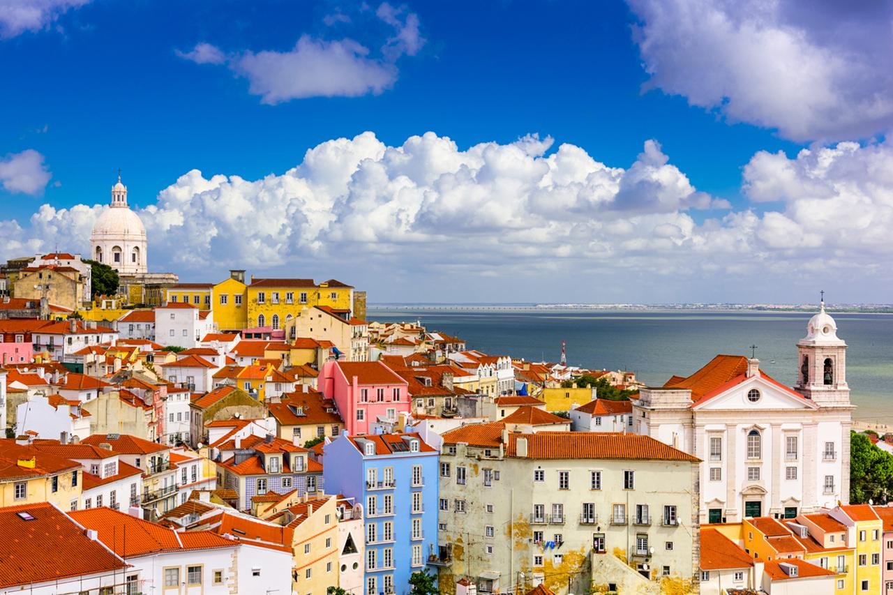 Lisbon tuk-tuk tour — Alfama miradouros and Old Town — image 6