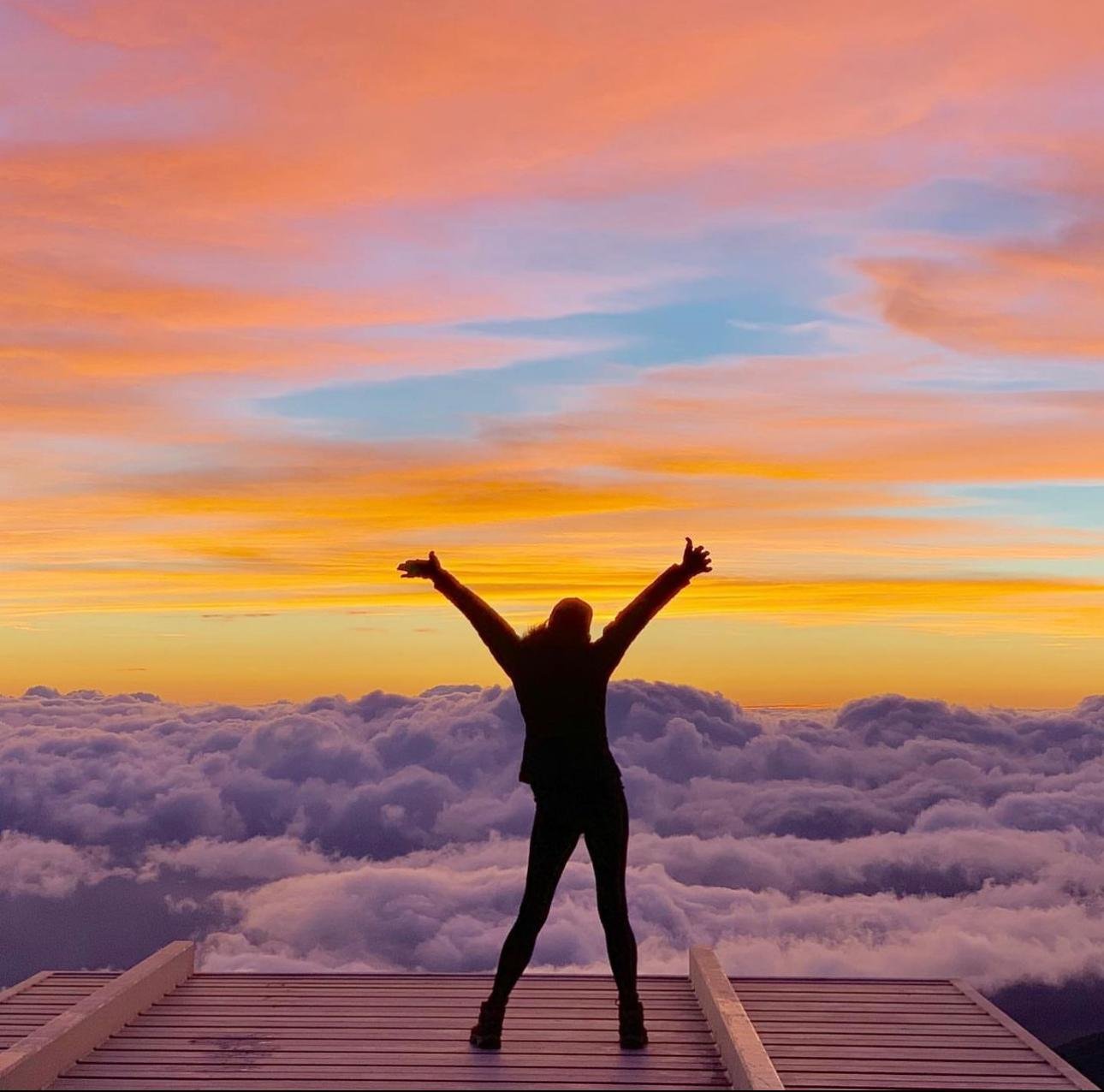 Maui: Haleakala Sunset Tour with Snacks and Photos