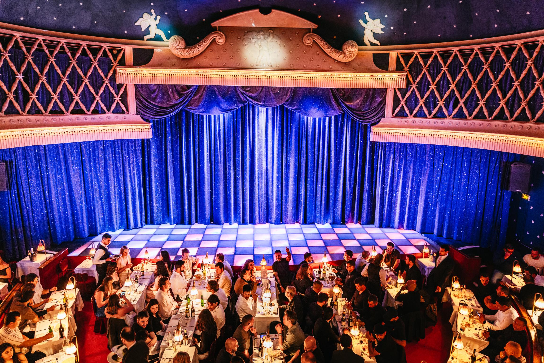 La Nouvelle Eve Cabaret Show with Champagne