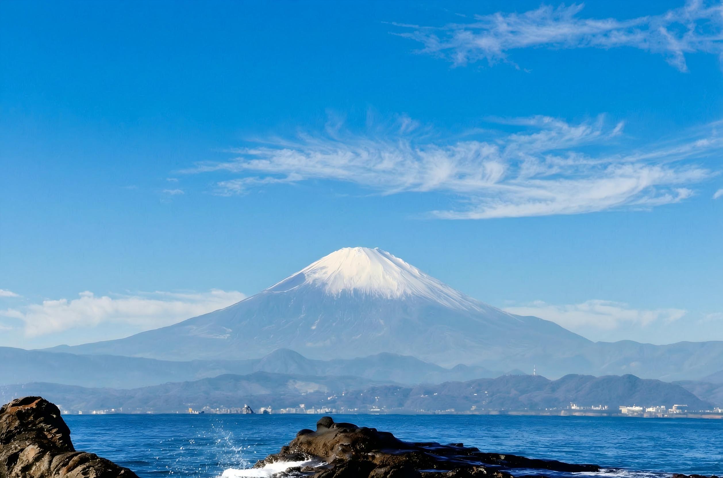 Hakone & Enoshima Day Tour: Ropeway, Pirate Ship & Mt. Fuji Views