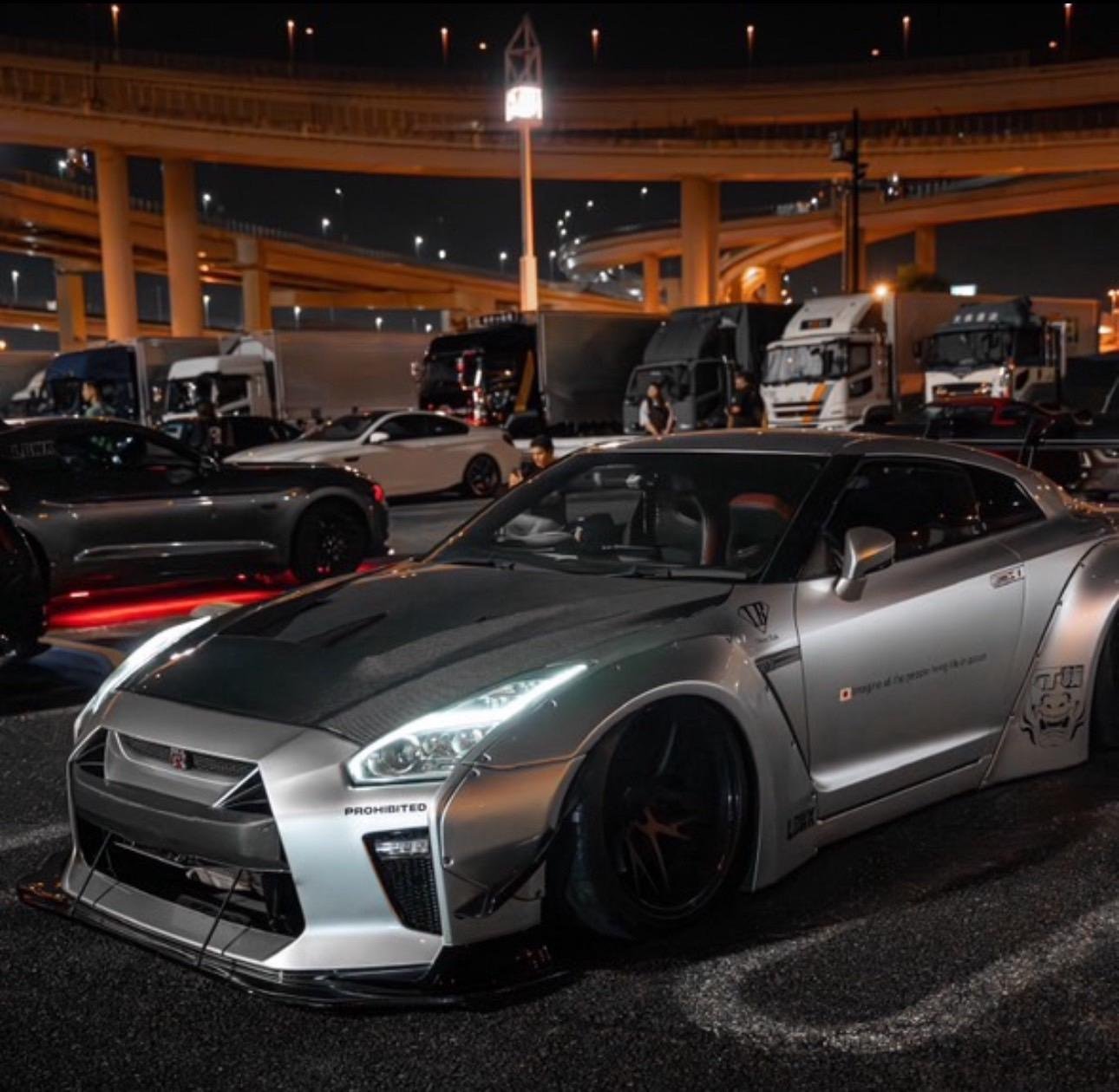 Tokyo: Modified GTR35widebody DaikokuPrivateTour fit3person