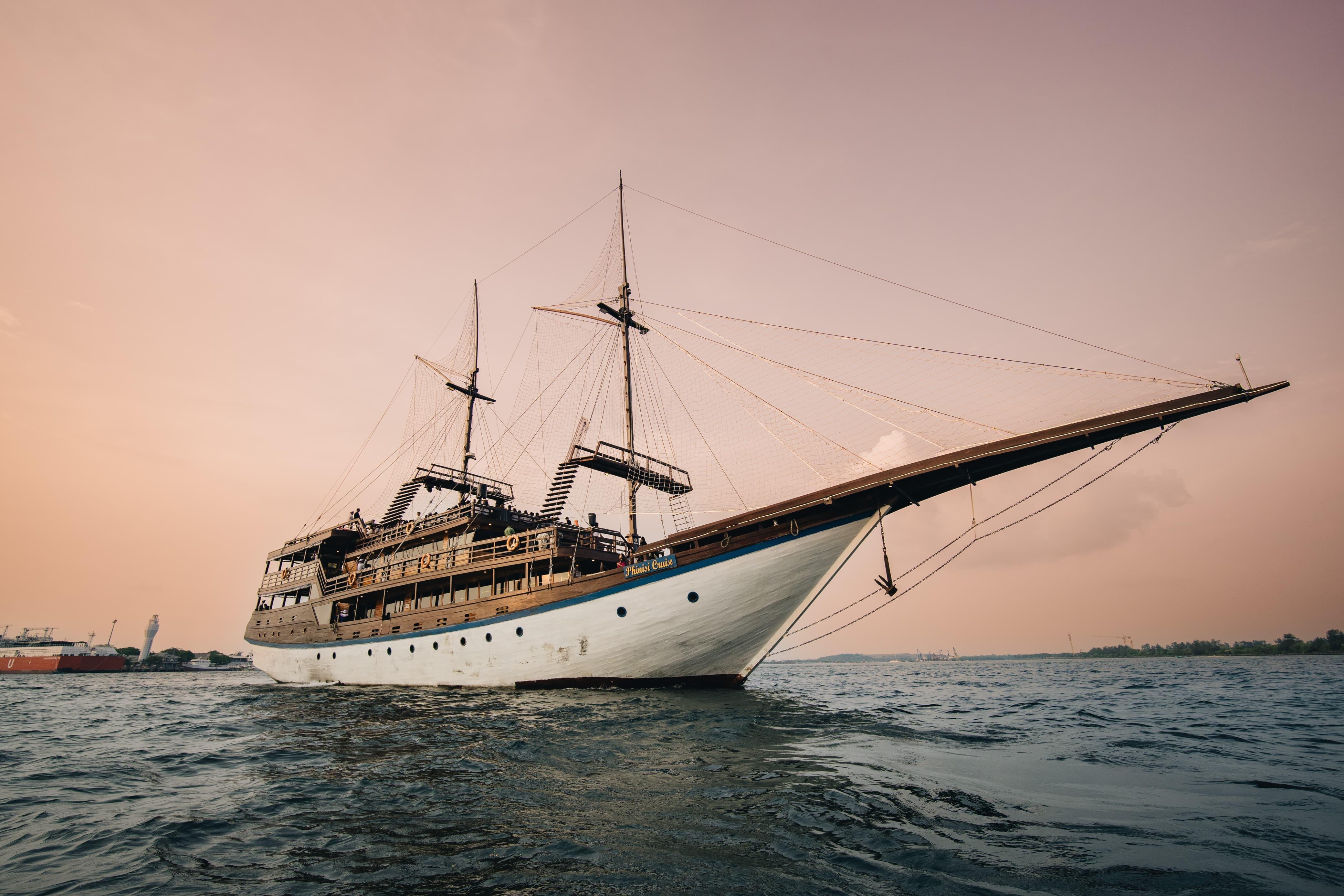 Sunset Dinner Cruise on Traditional Phinisi Vessel