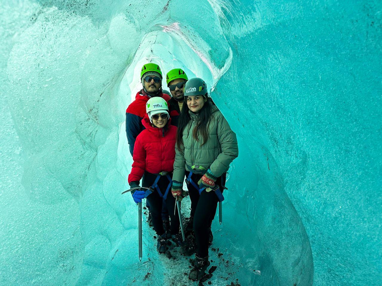 Skaftafell: Ice Cave Tour and Glacier Hike