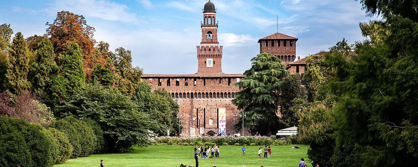 Milan Highlights: Duomo Rooftop, Sforza Castle & Gelato Tour