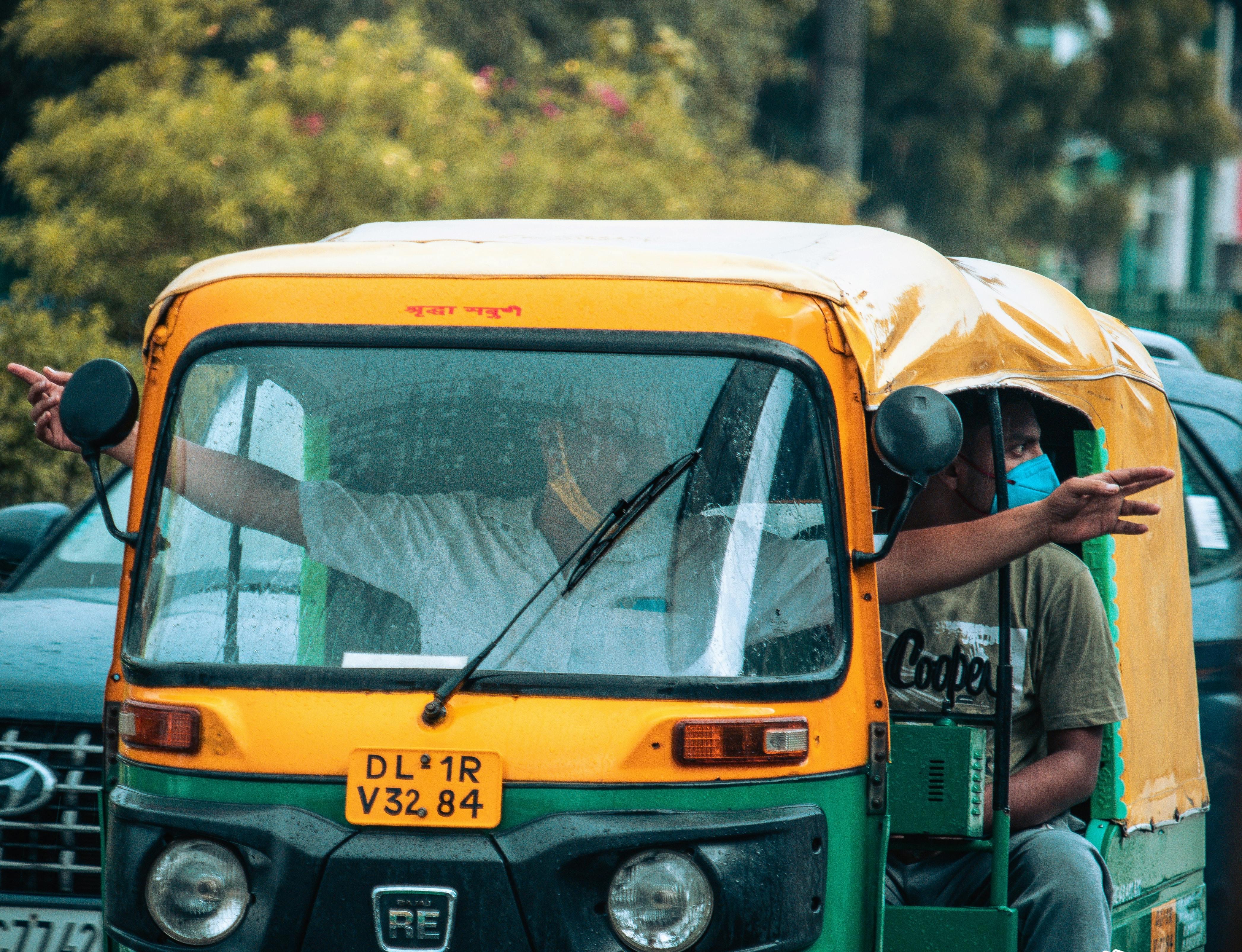 Tour privado en tuk-tuk por los monumentos y el patrimonio de Bangalore