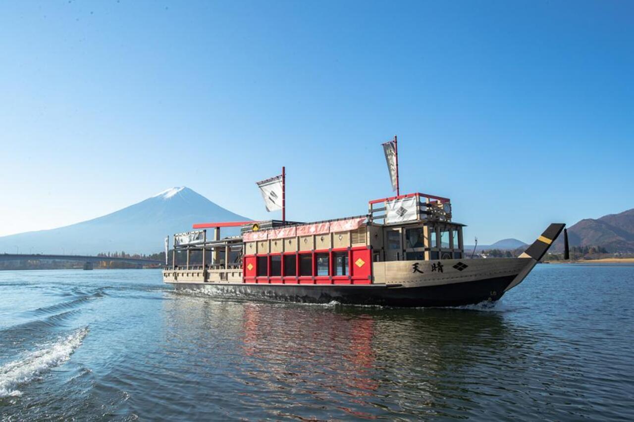 Mt. Fuji Day Tour: Scenic Stops & Lake Kawaguchi Cruise from Tokyo
