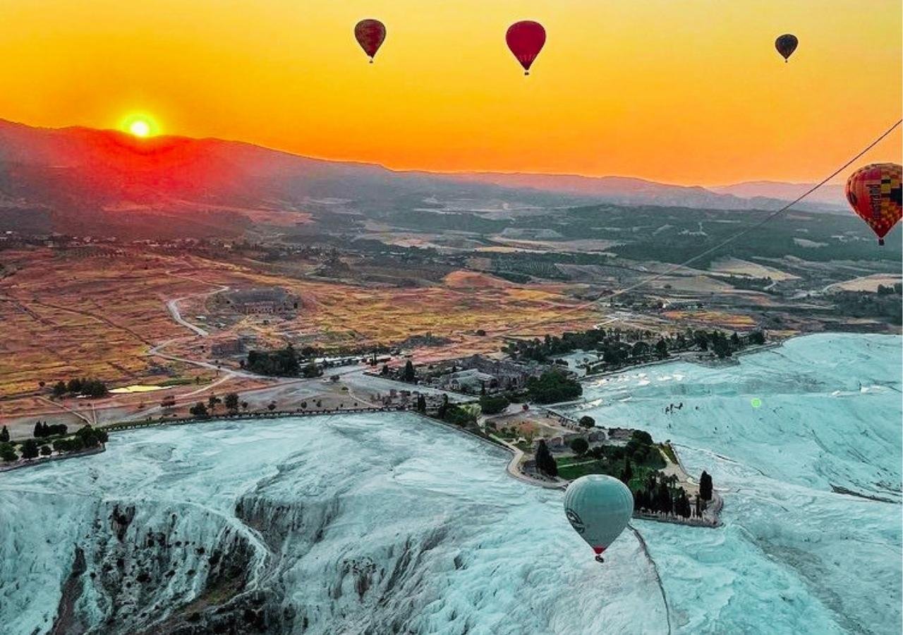 Pamukkale Sunrise Hot Air Balloon Experience