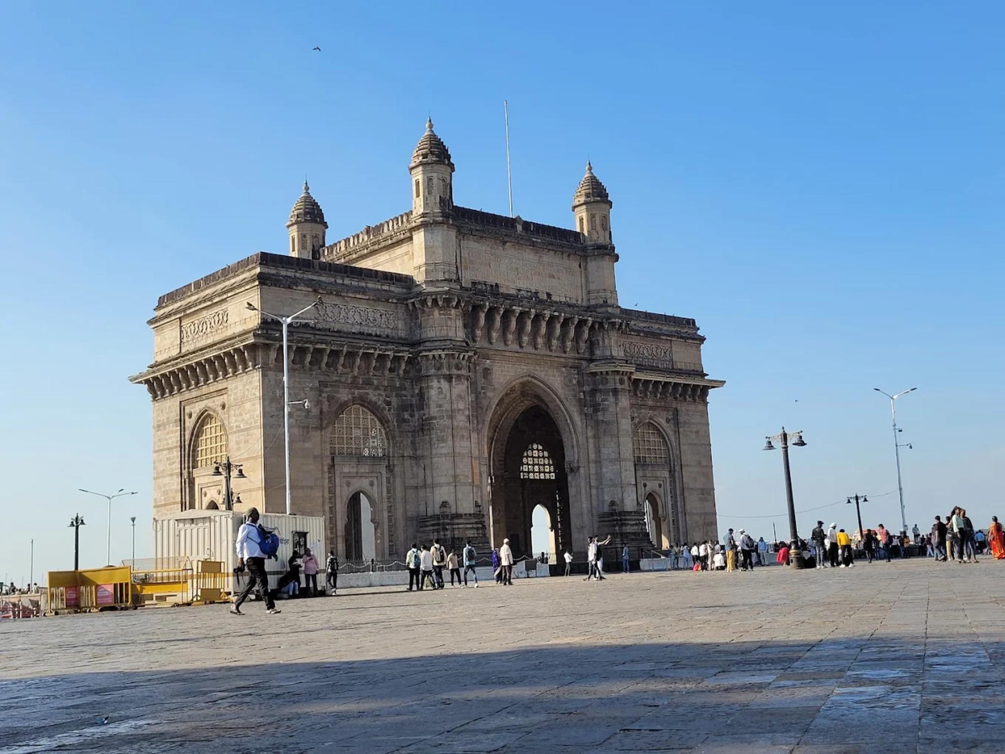 Mumbai Full-Day Private Sightseeing Tour: Culture, History & Architecture