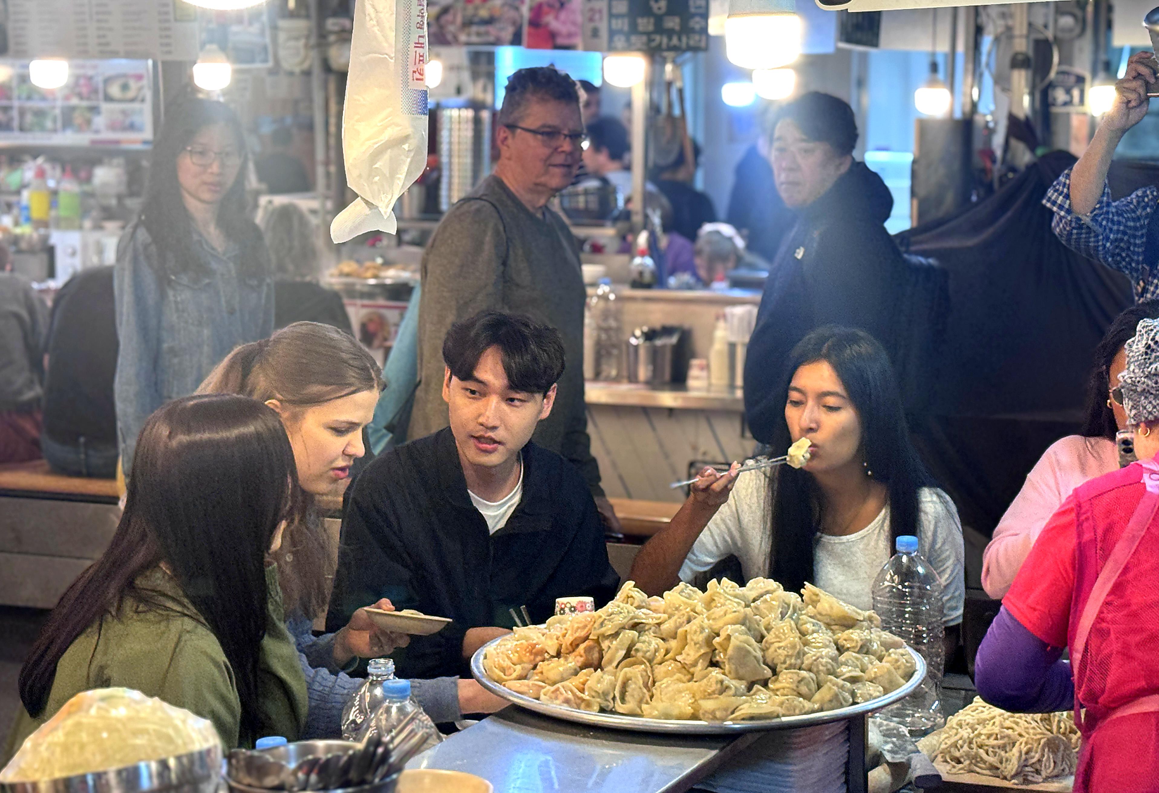 Seoul After Dark: Palace, Street Food & Temple Night Tour