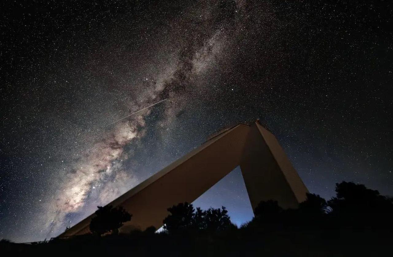 Tucson observatory night sky — telescope domes and stargazing programs in the astronomy capital — image 3