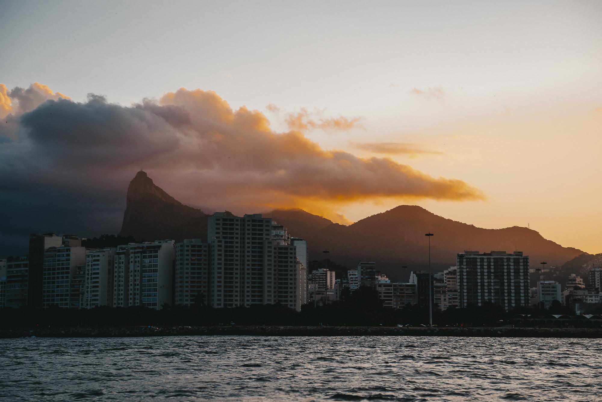 Rio de Janeiro: Sailboat Cruise with Brunch or Sunset & Drinks
