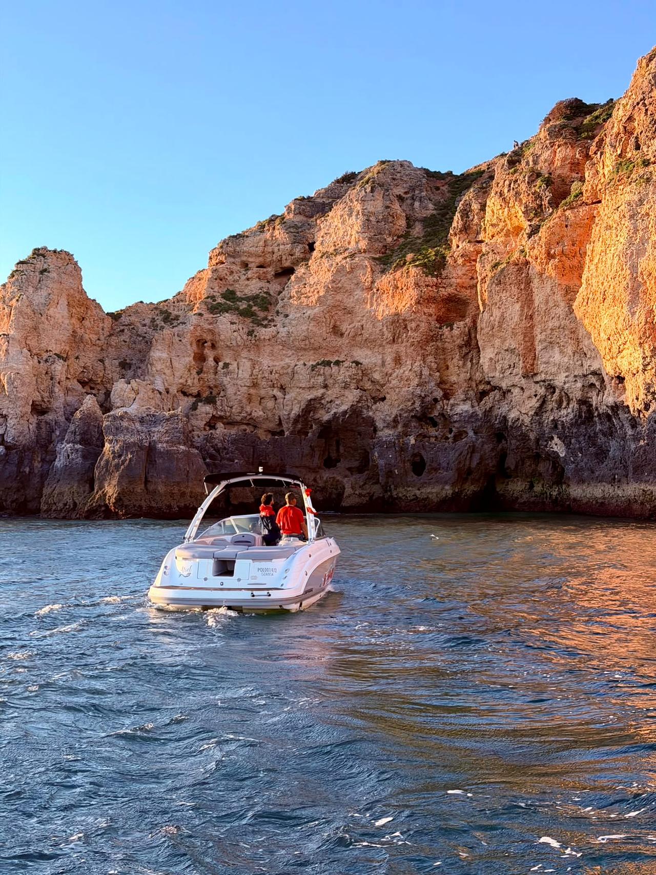 Private Ponta da Piedade Boat Tour with Wakeboarding