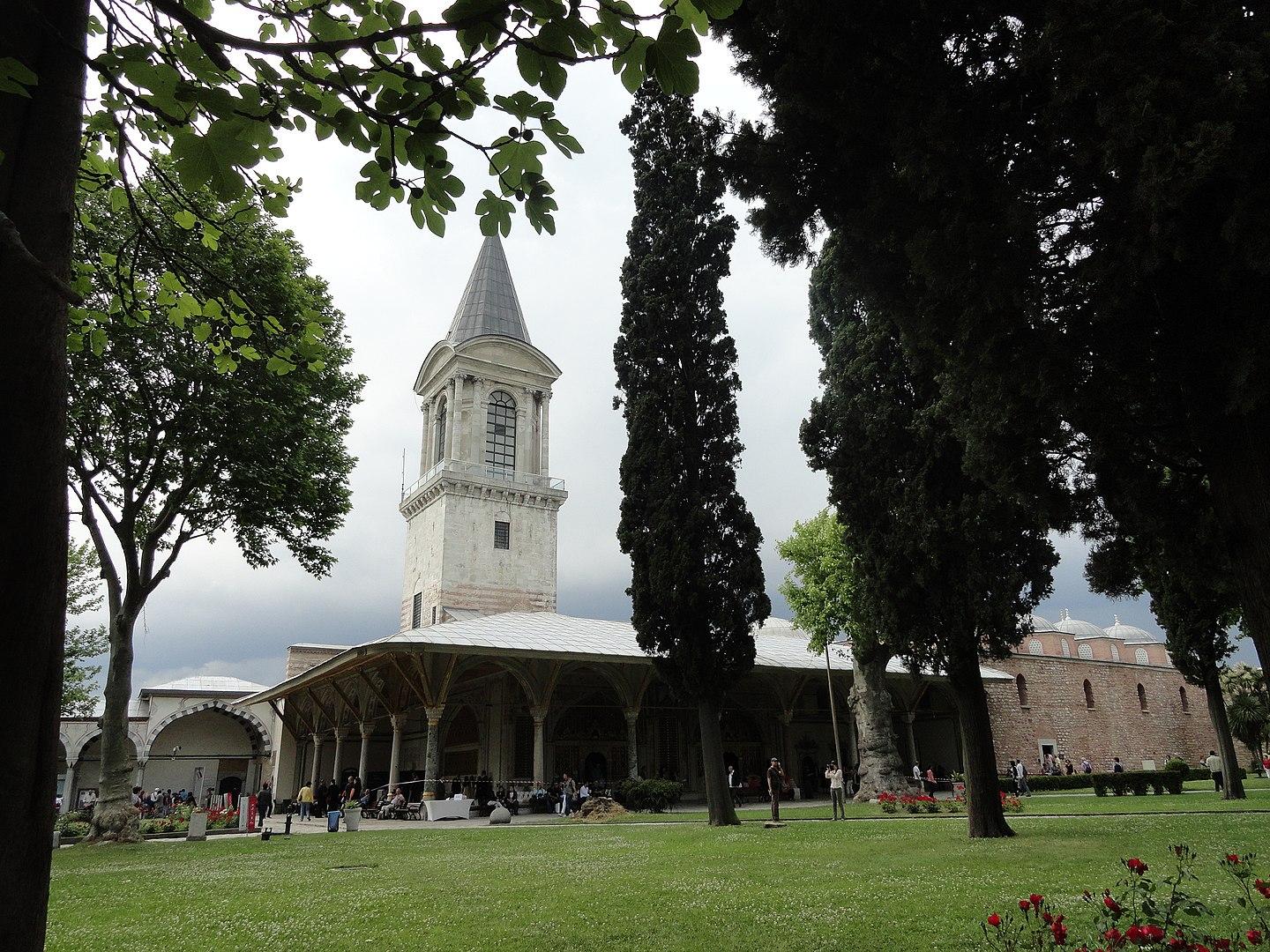 Istanbul Essential History Combo: Hagia Sophia, Topkapi & Cistern