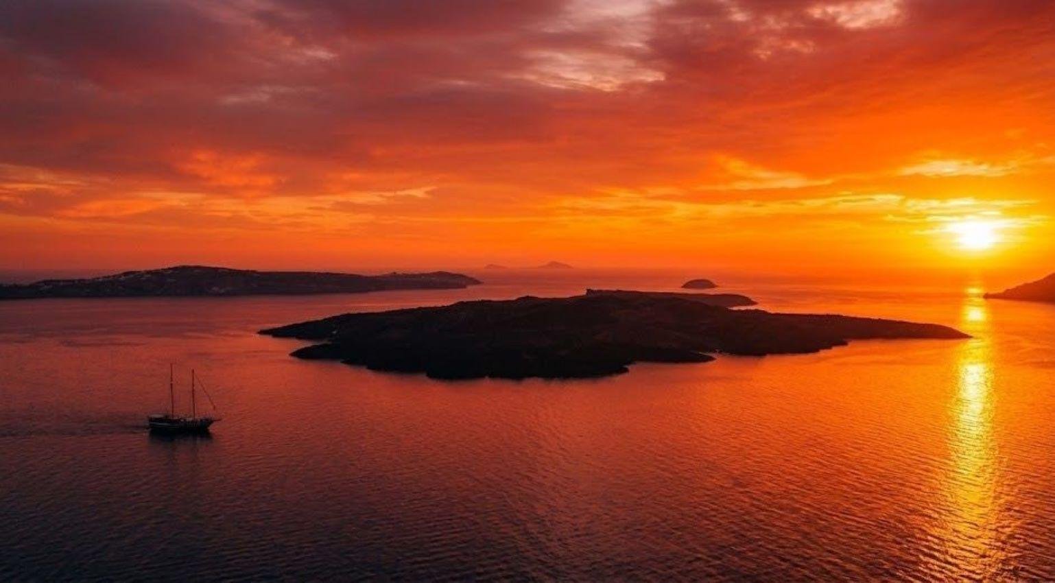 Santorini Sunset Sailing & Dinner Experience