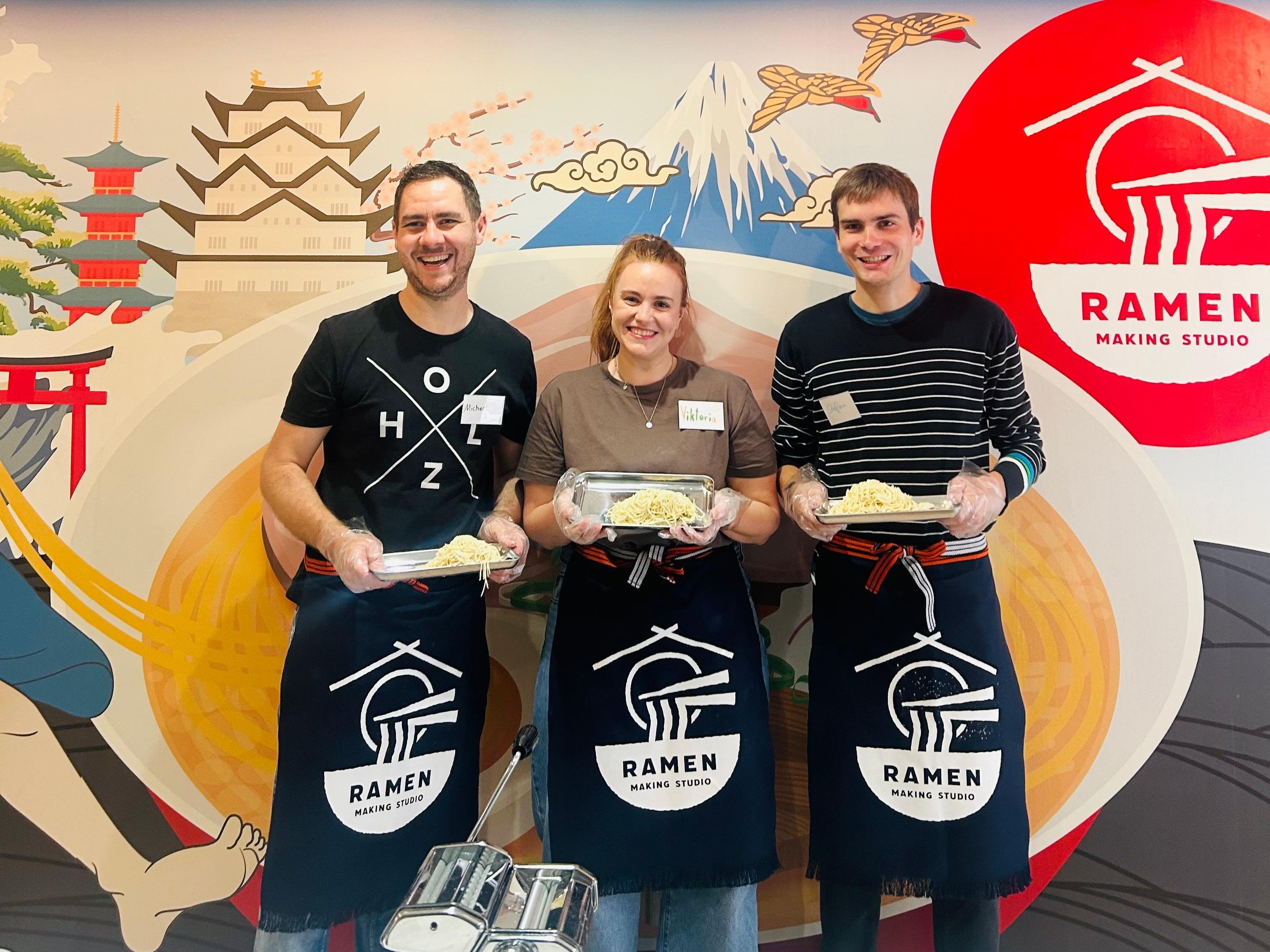 Osaka Castle Area Ramen-Making Experience with Souvenir