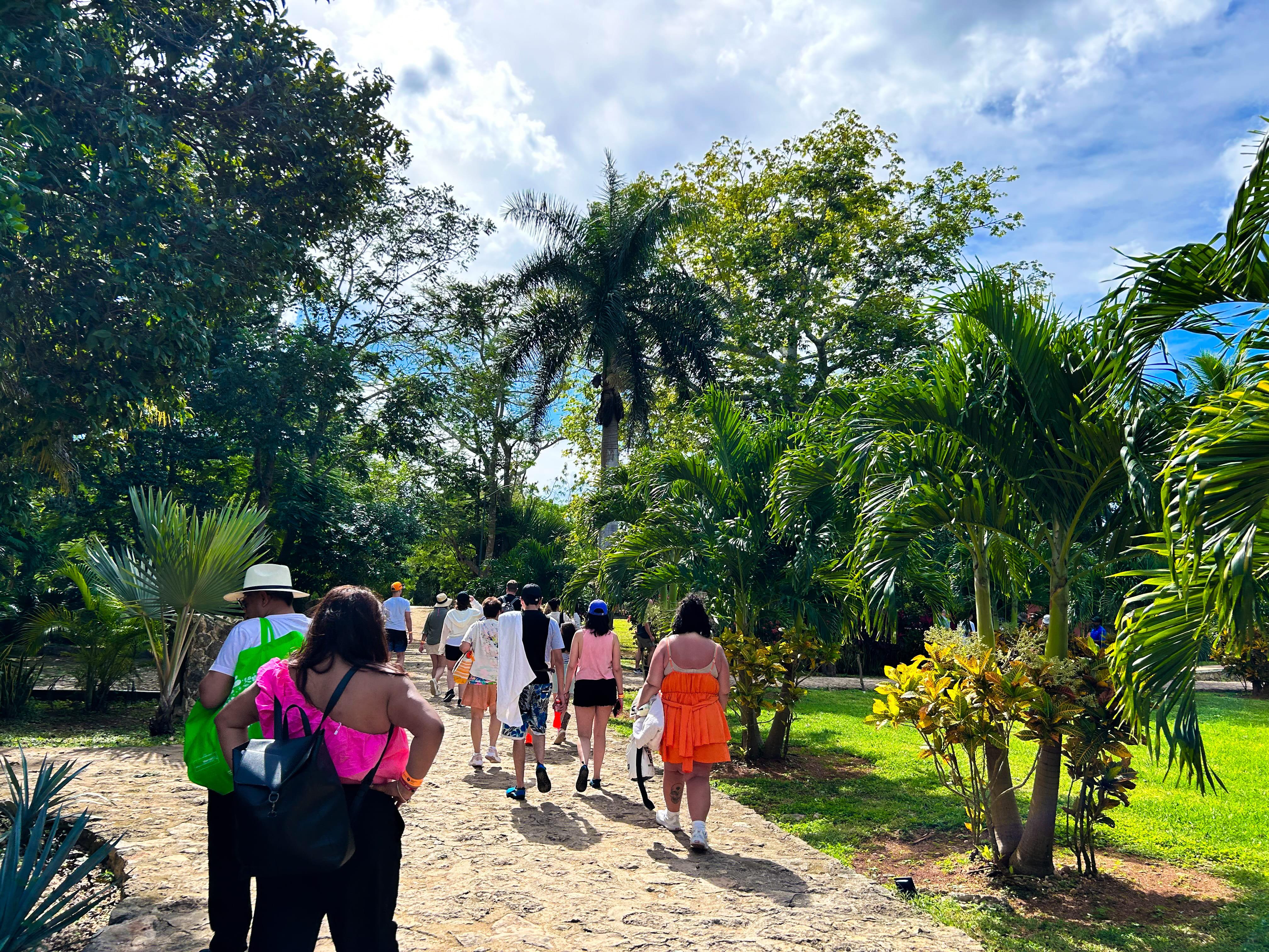 Cancun: Chichen Itza Early Access Guided Tour
