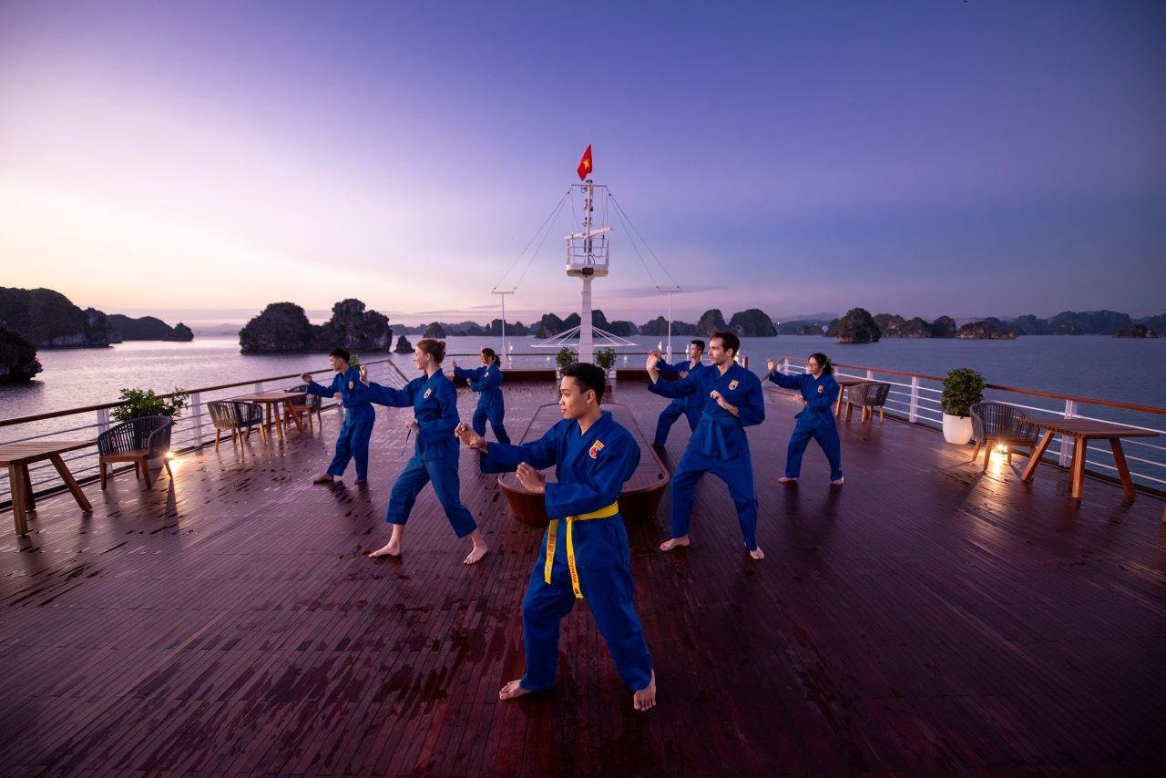 Ha Long & Lan Ha Bay 2-Day 5-Star Cruise with Free Transfer