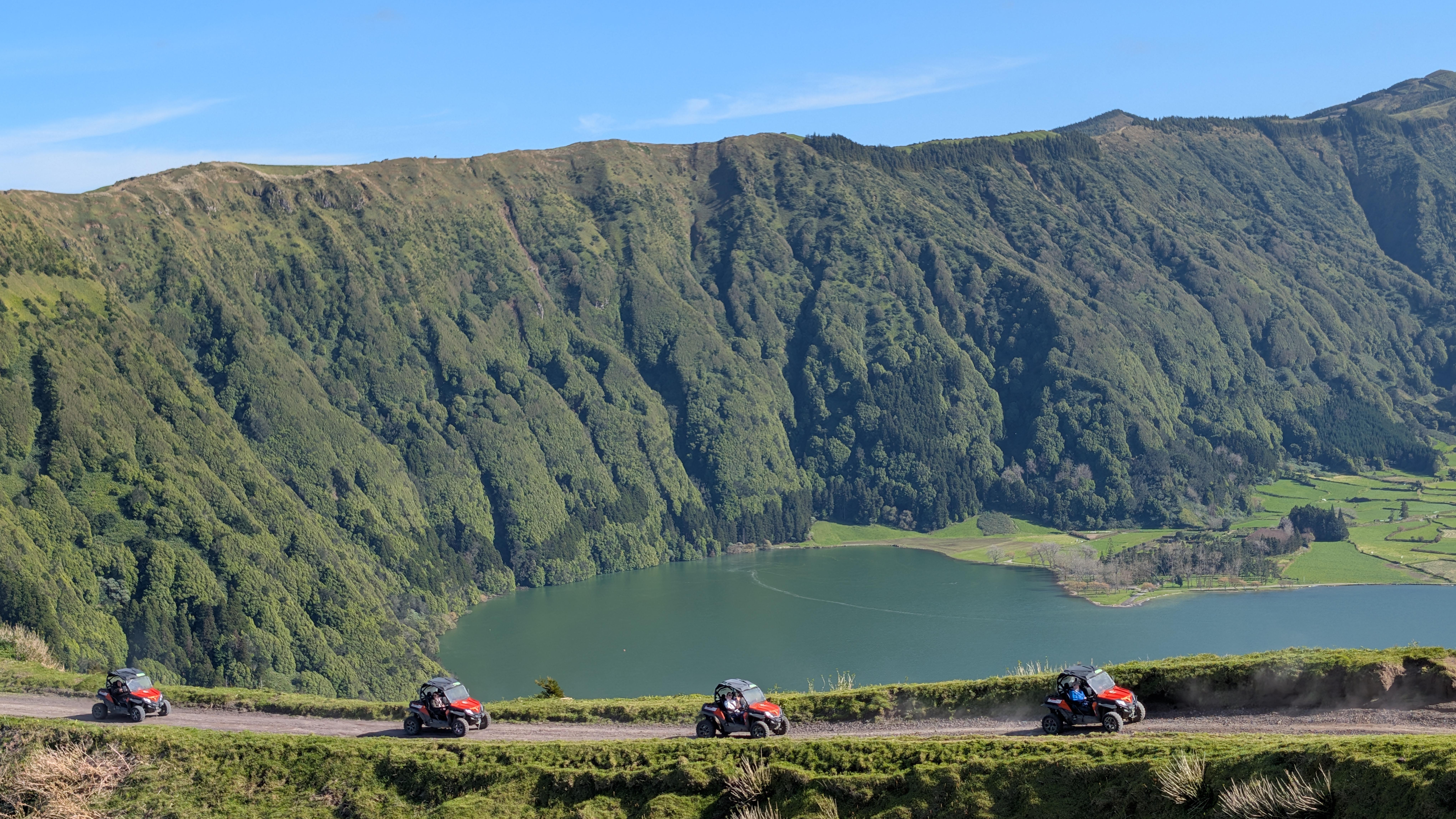 Guided buggy convoy on the green Cumeeiras crater rim