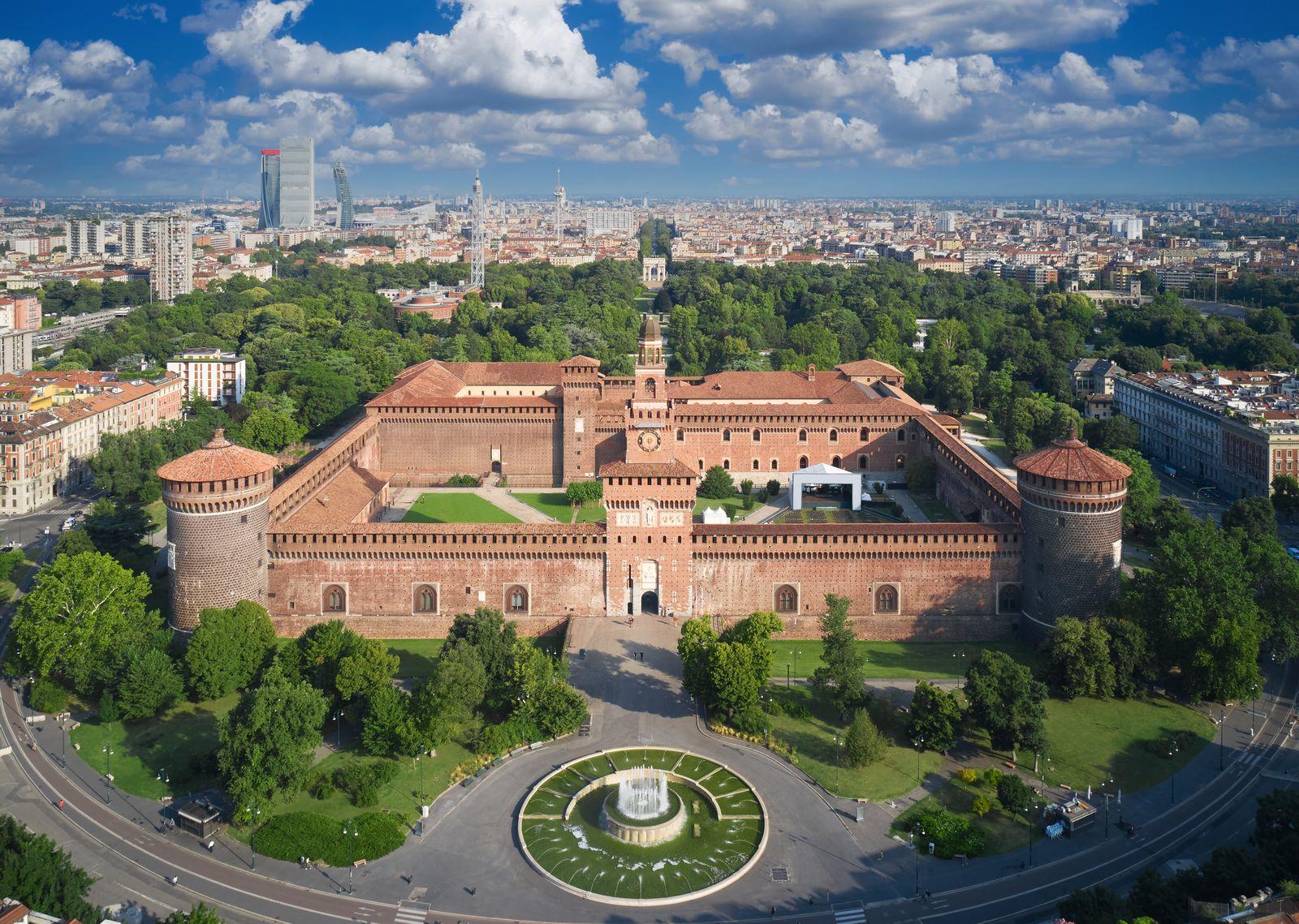 Milan Highlights: Duomo Rooftop, Sforza Castle & Gelato Tour