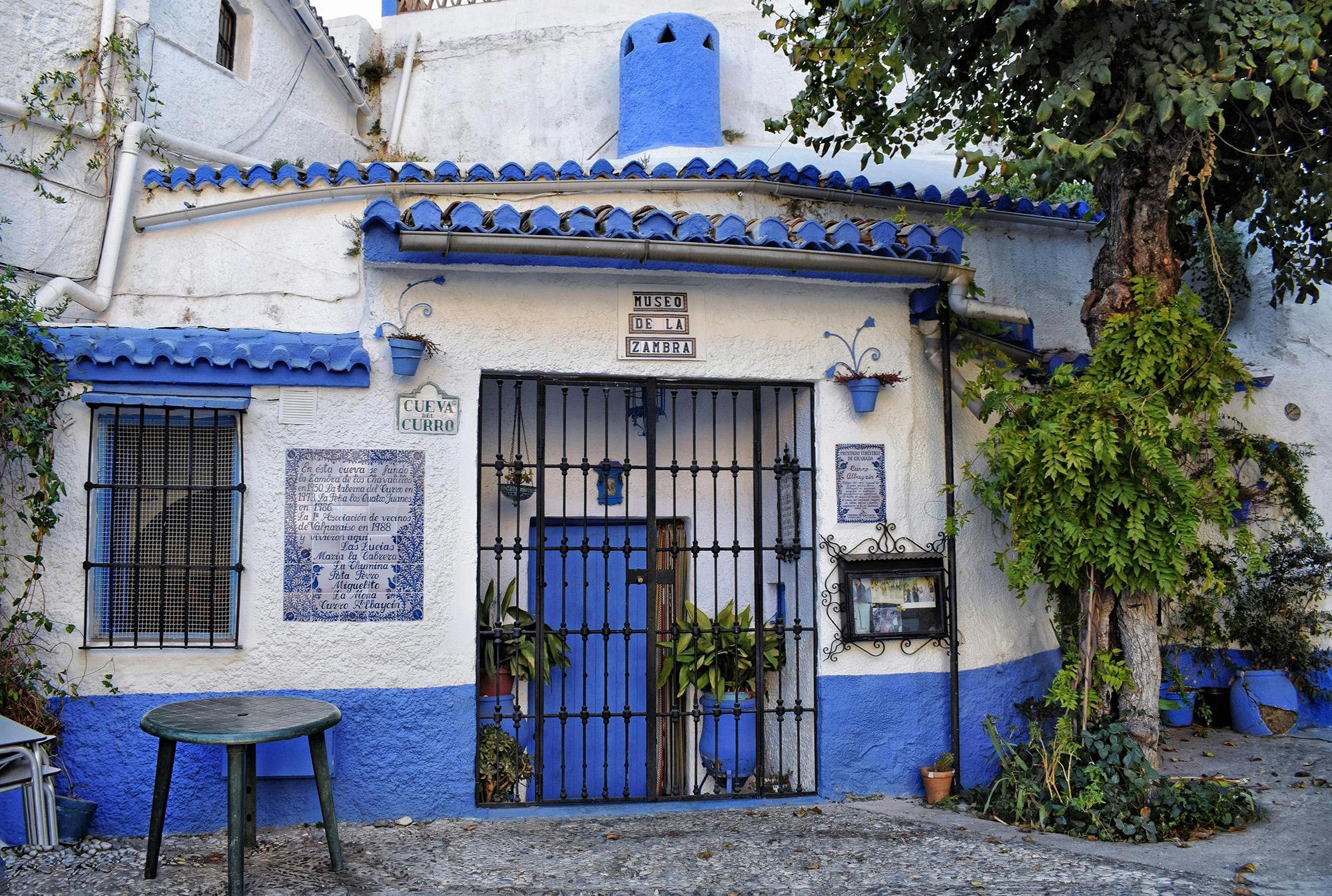 Albaicín & Sacromonte Cave District Walking Experience