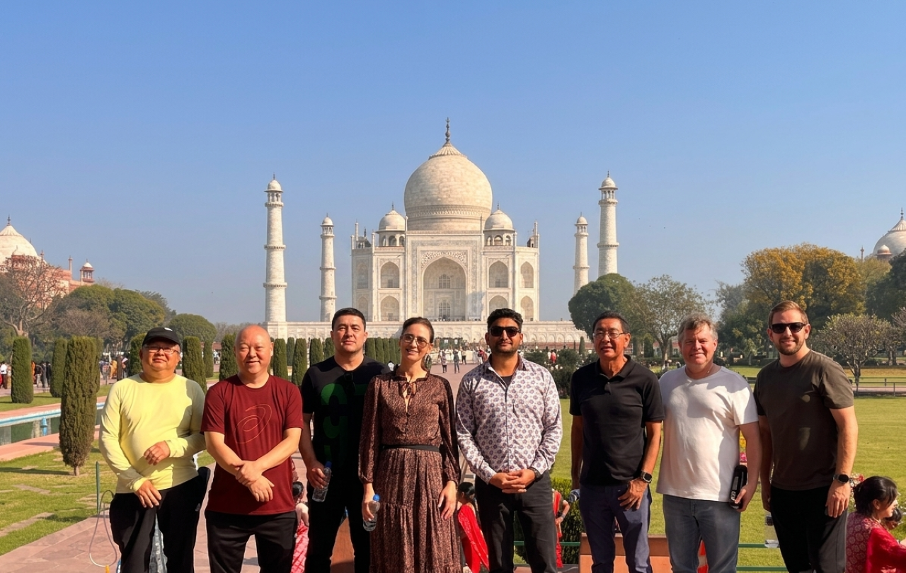 Private Overnight Taj Mahal Tour from Delhi (2 Days)