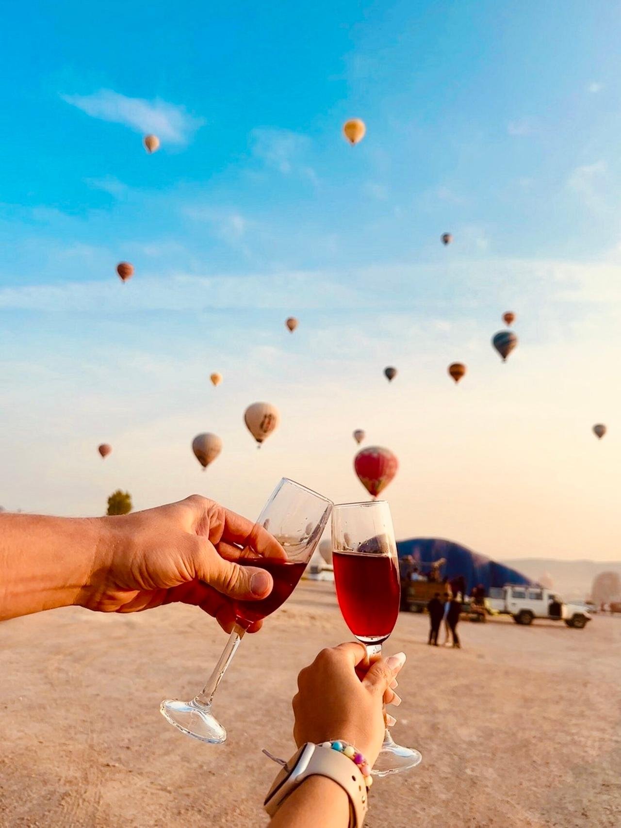 Göremland Sunrise Hot Air Balloon Flight with Hotel Transfers