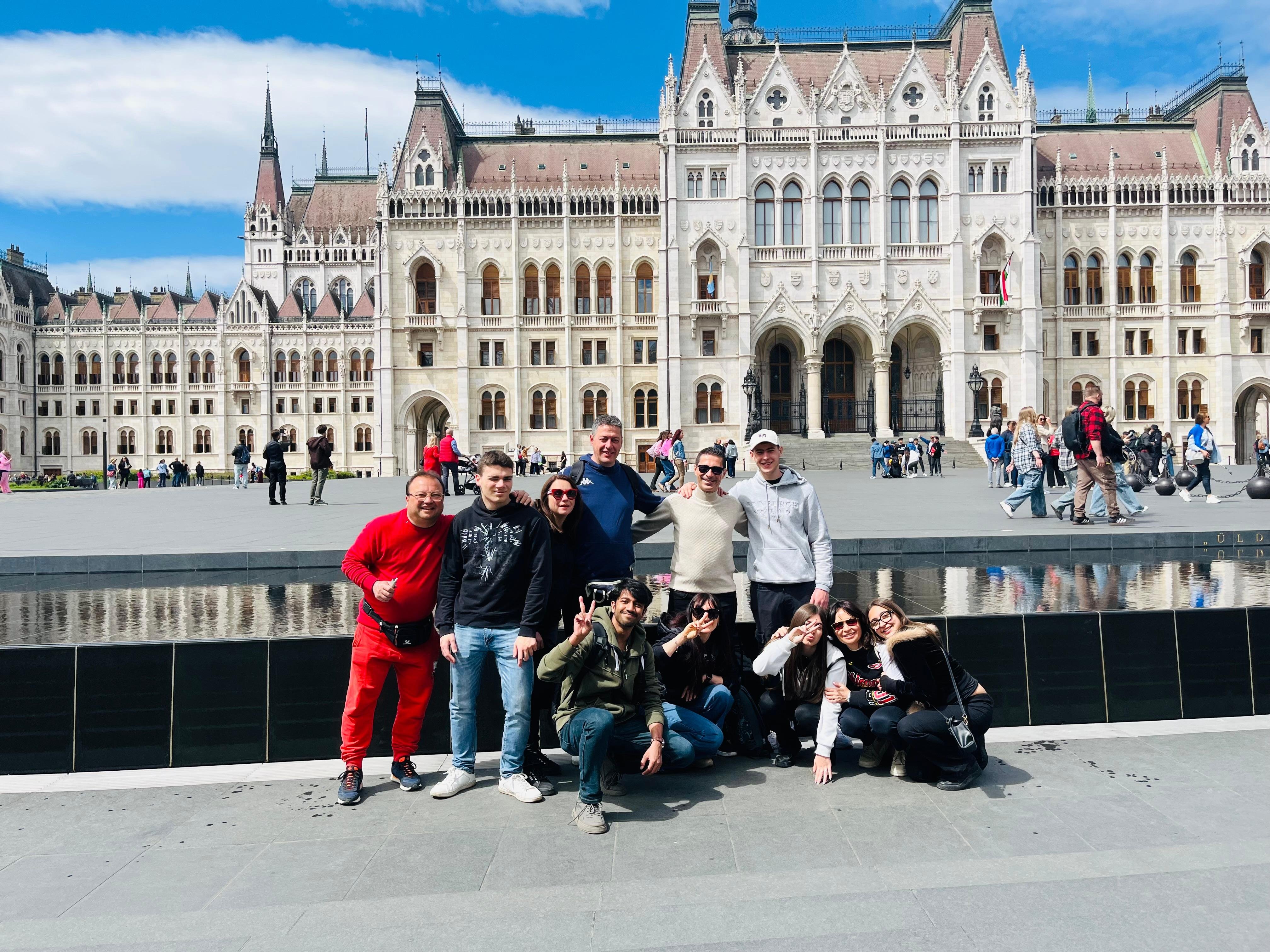 Parliament to Buda Castle Walking Tour