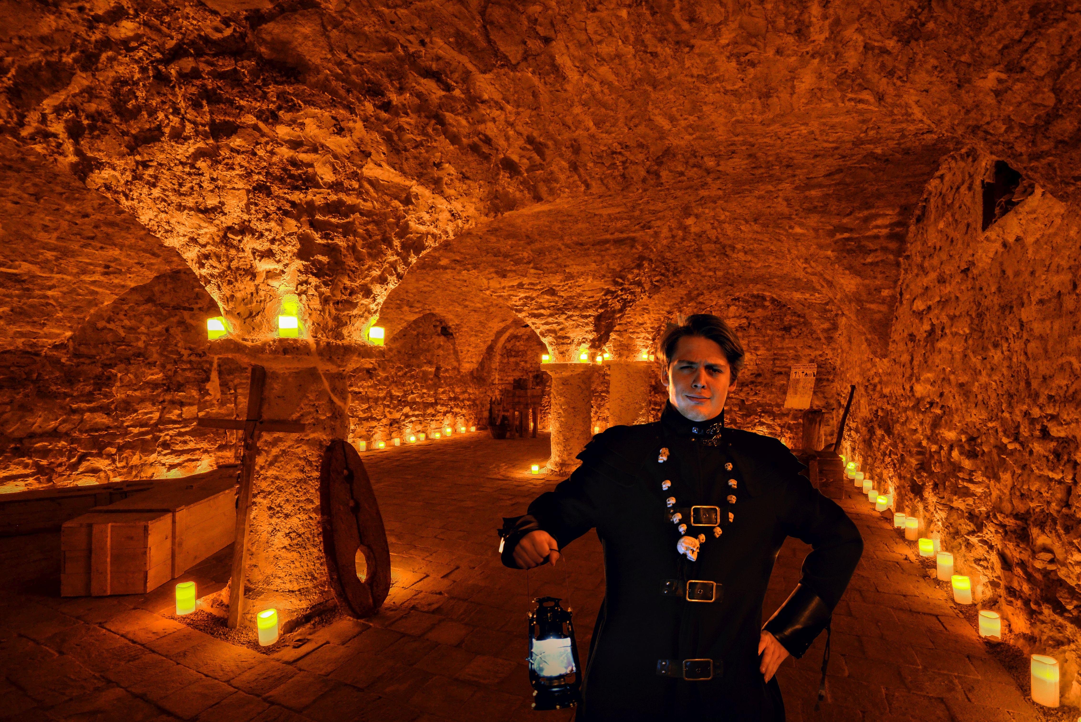 Haunted Prague: Underground Vaults & Dungeon by Lantern Light