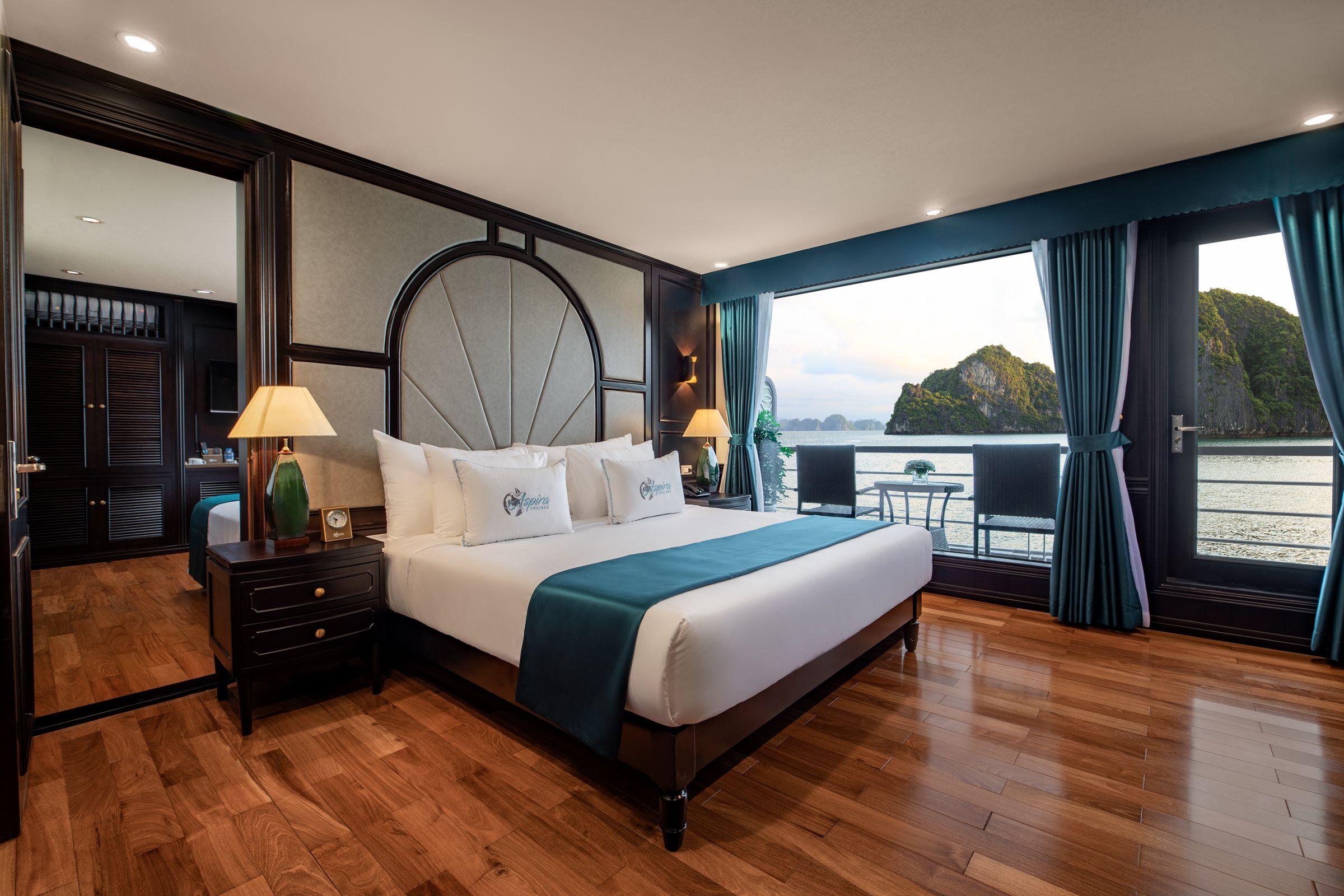 Hanoi: 2-Day Lan Ha & Halong Bay 5-Star Cruise with Private Balcony