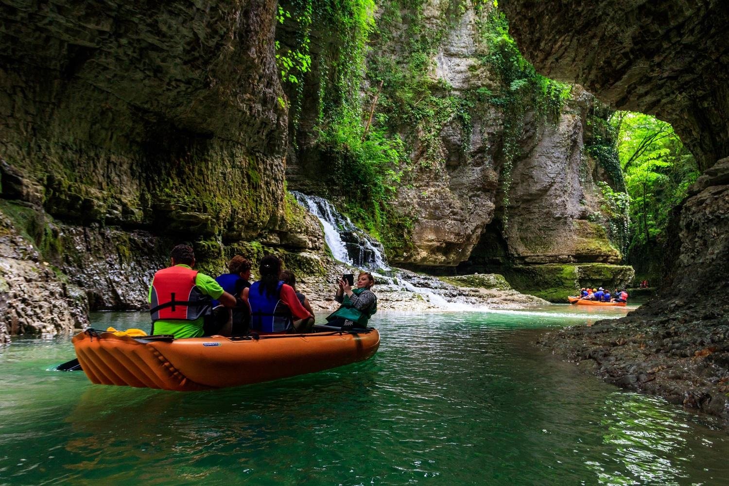 Canyons & Caves: Full-Day Nature Tour from Kutaisi