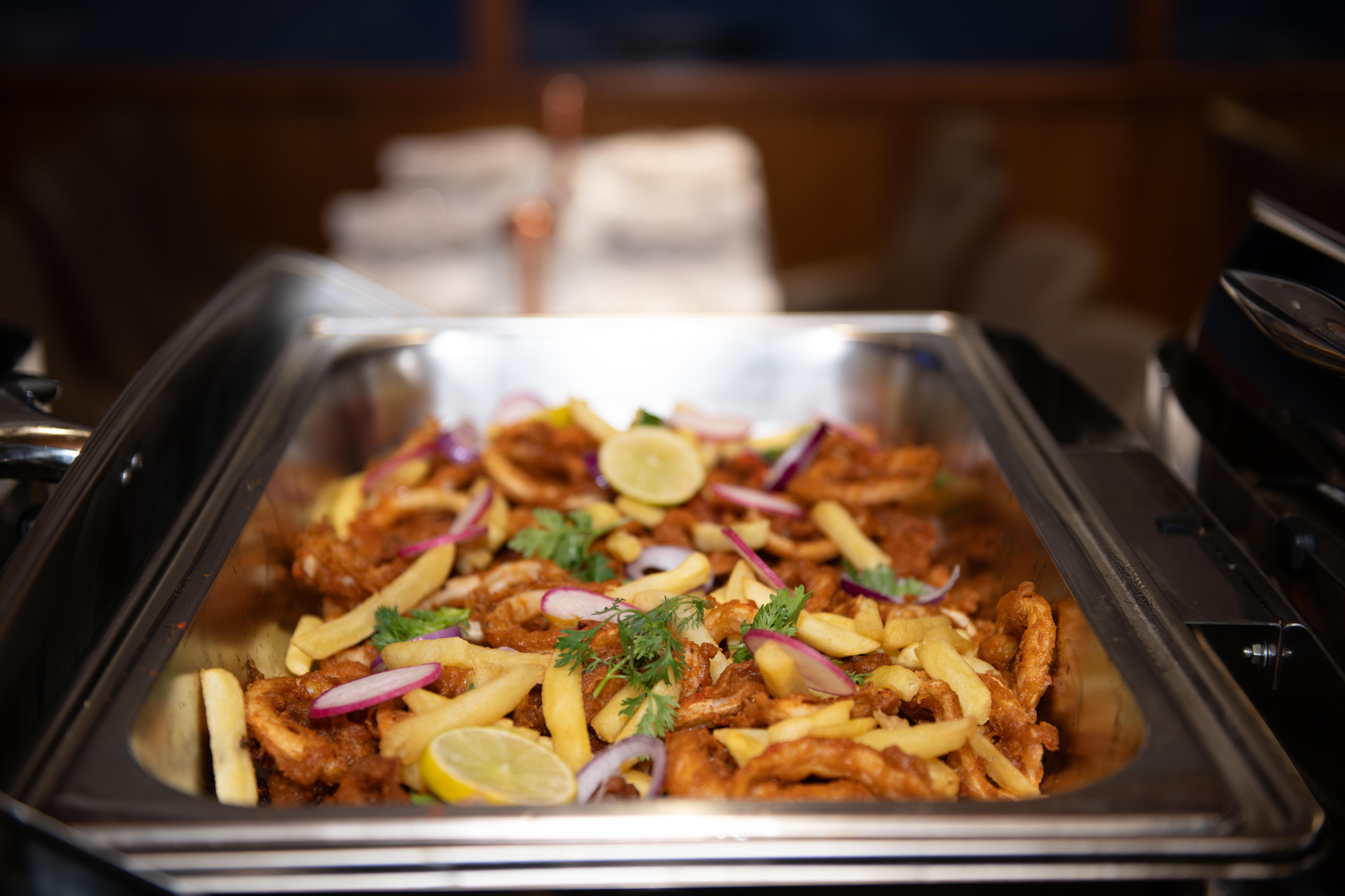 Dubai Marina Luxury Dinner Cruise with Live Entertainment & Open Bar