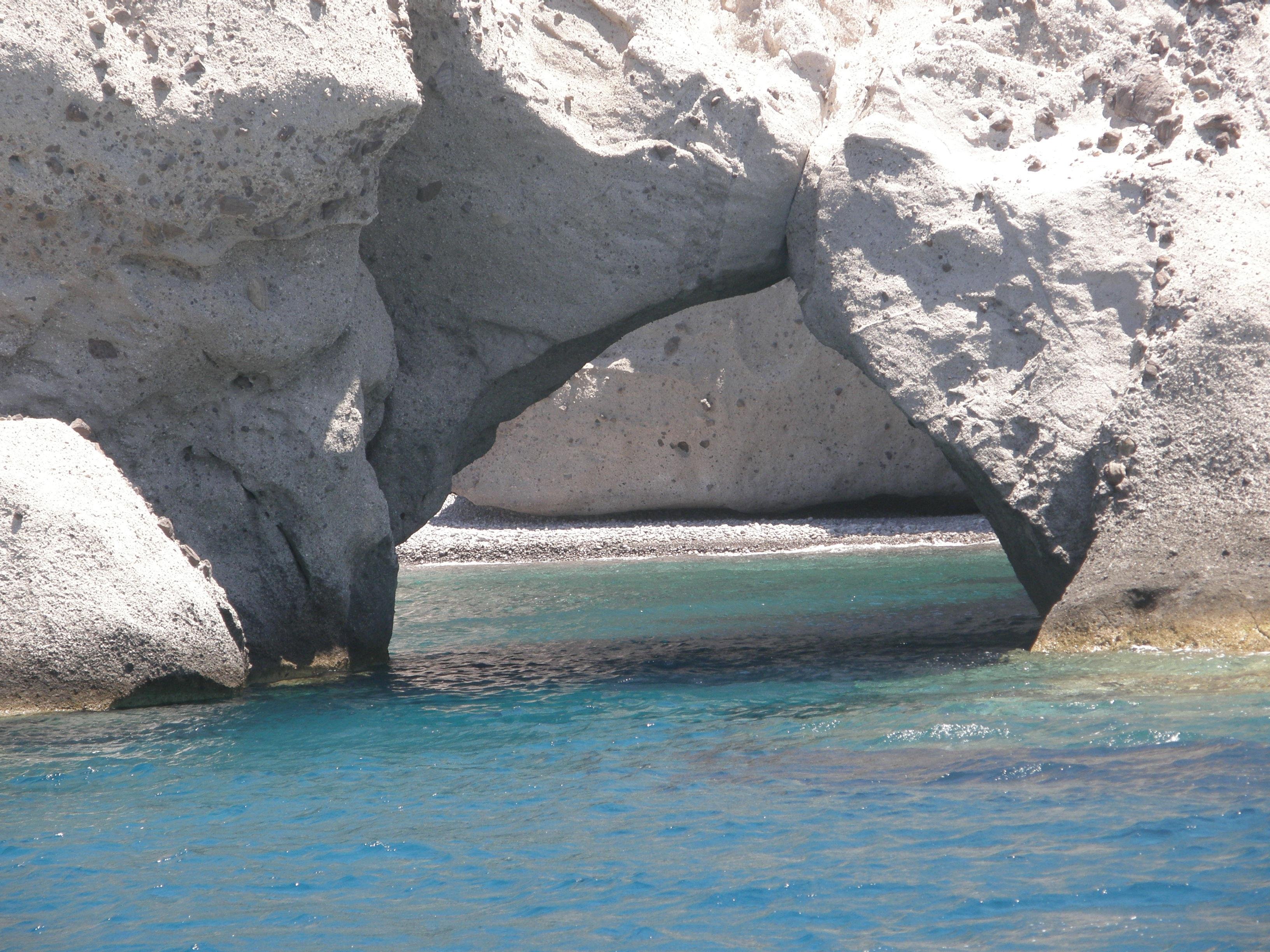 From Paros: Antiparos and Despotiko Full-Day Swim Cruise