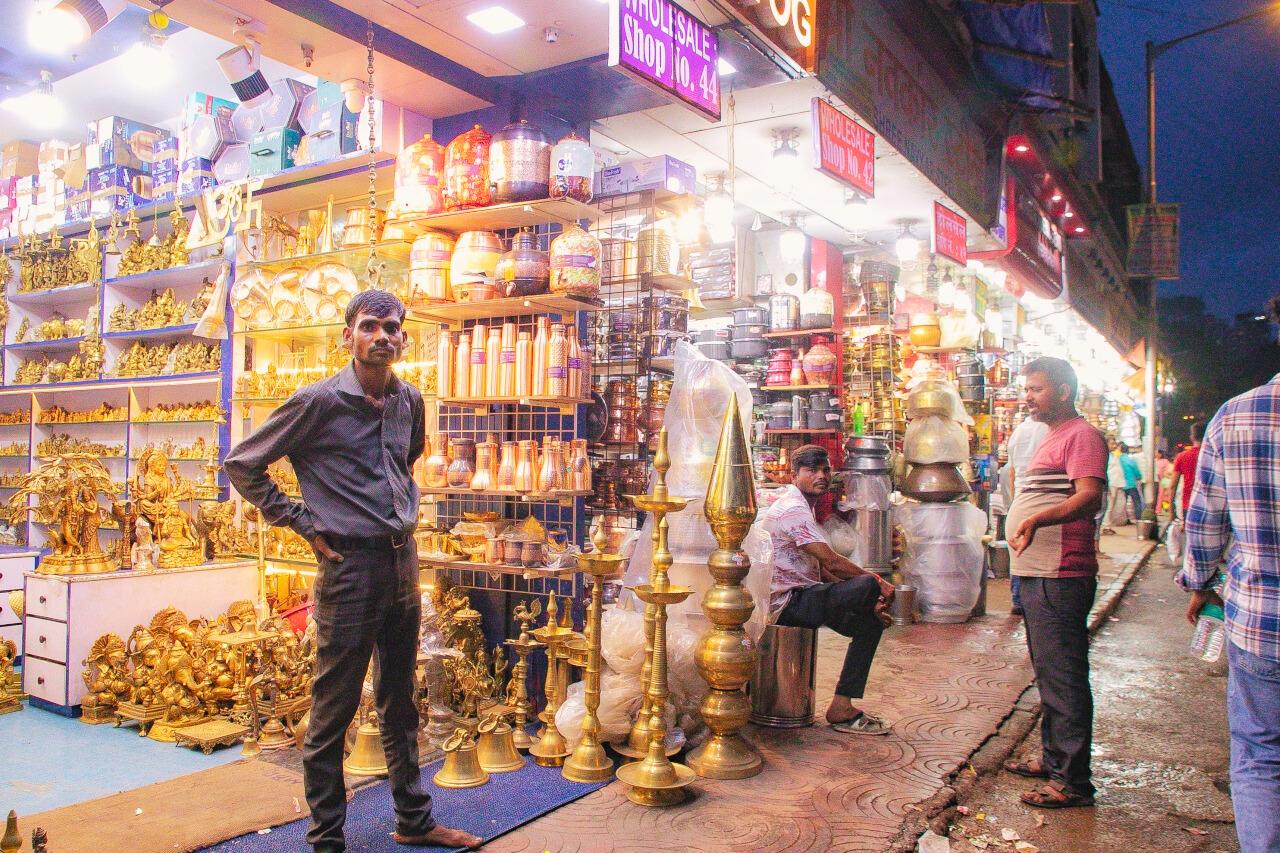Mumbai Evening Street Food and Night Market Exploration